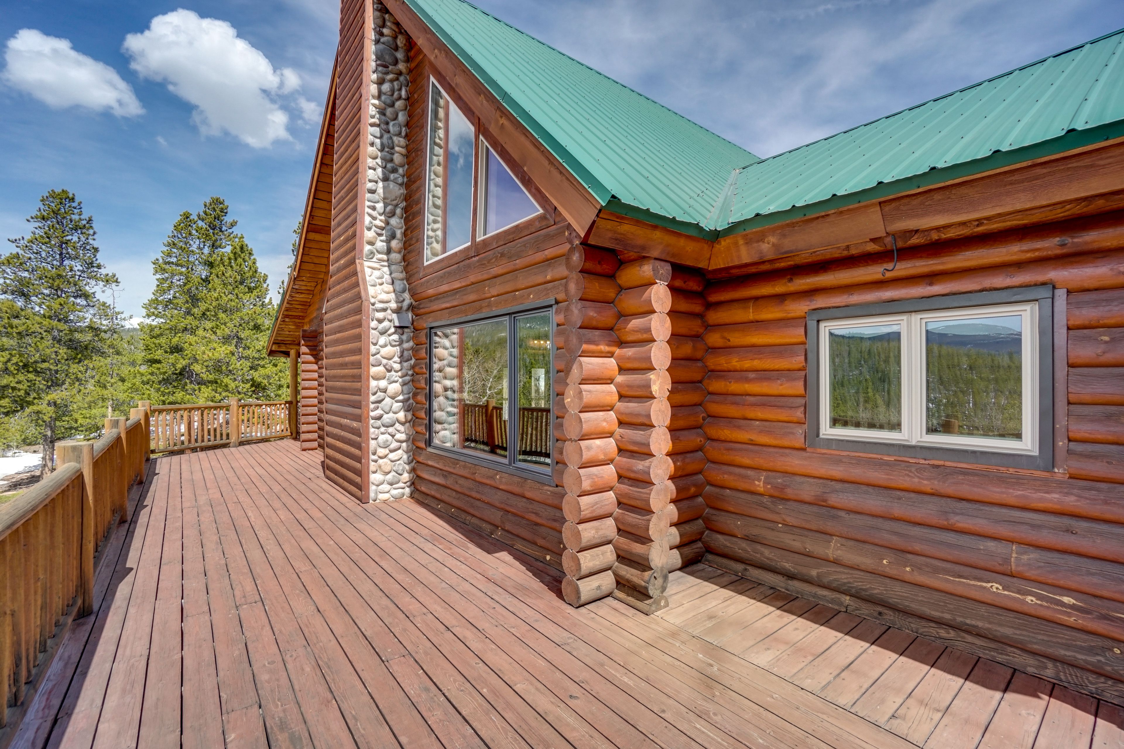 Wraparound Deck