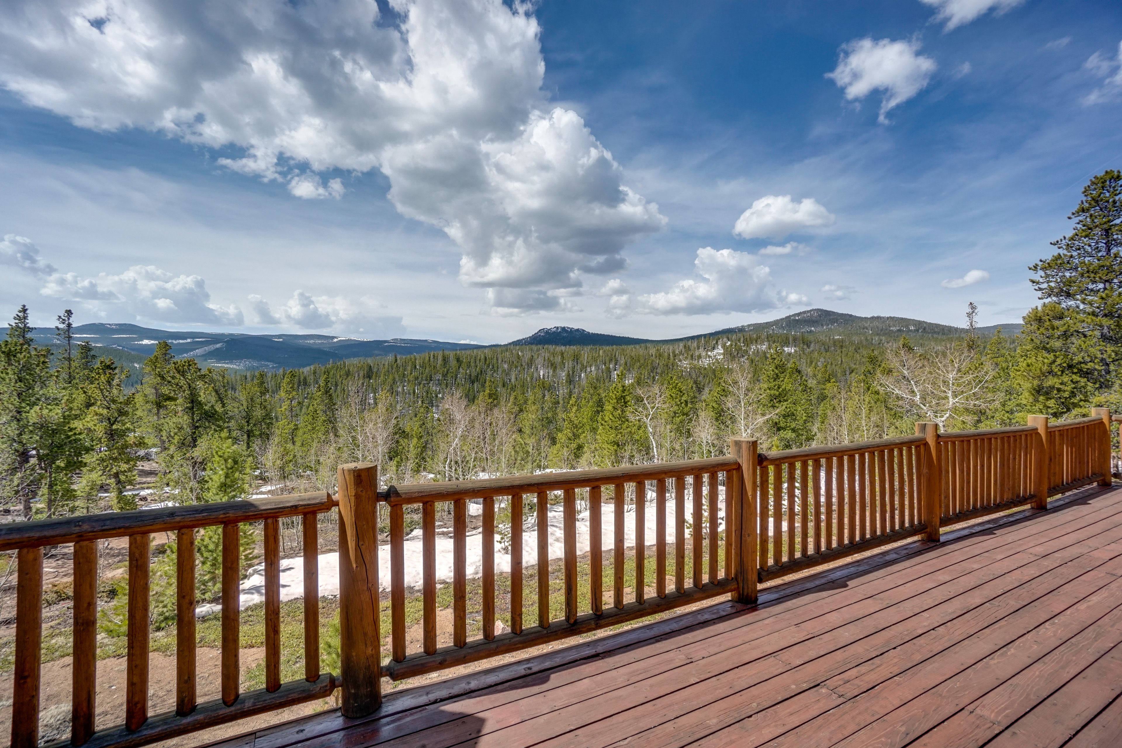 Wraparound Deck | Gas Grill (Propane Provided)