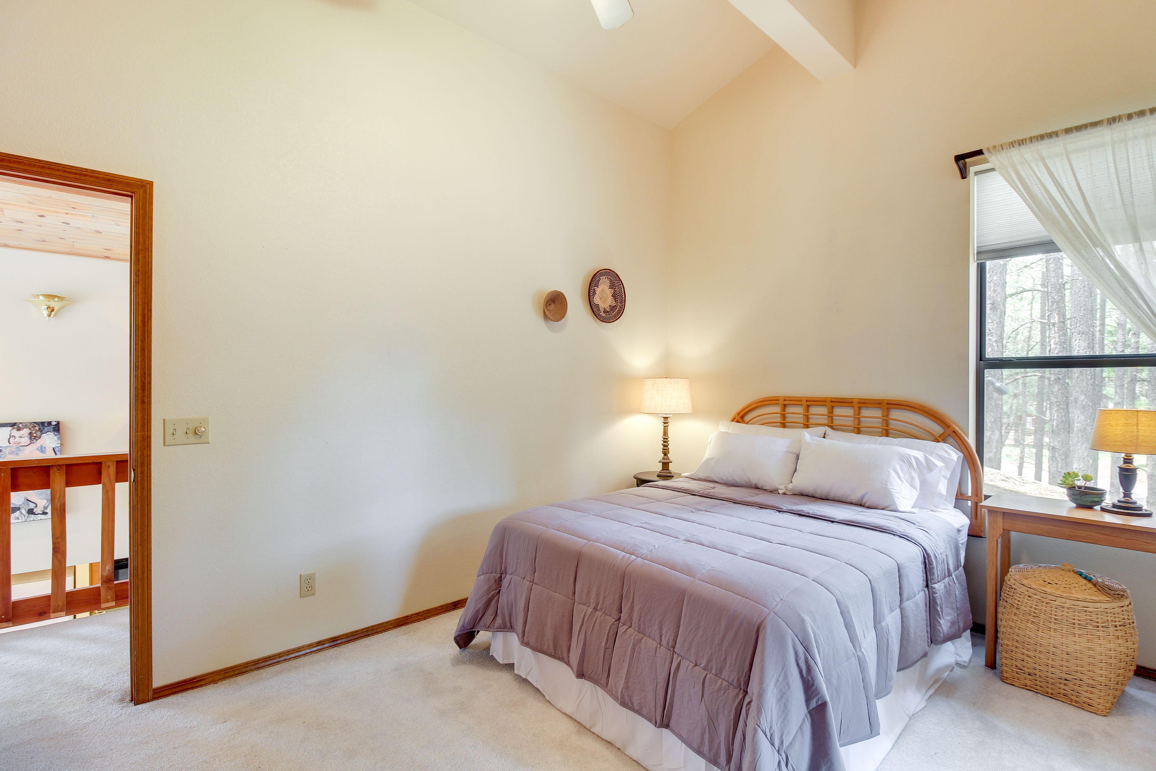 Bedroom 2 | 2nd Floor | Queen Bed | En-Suite Bathroom