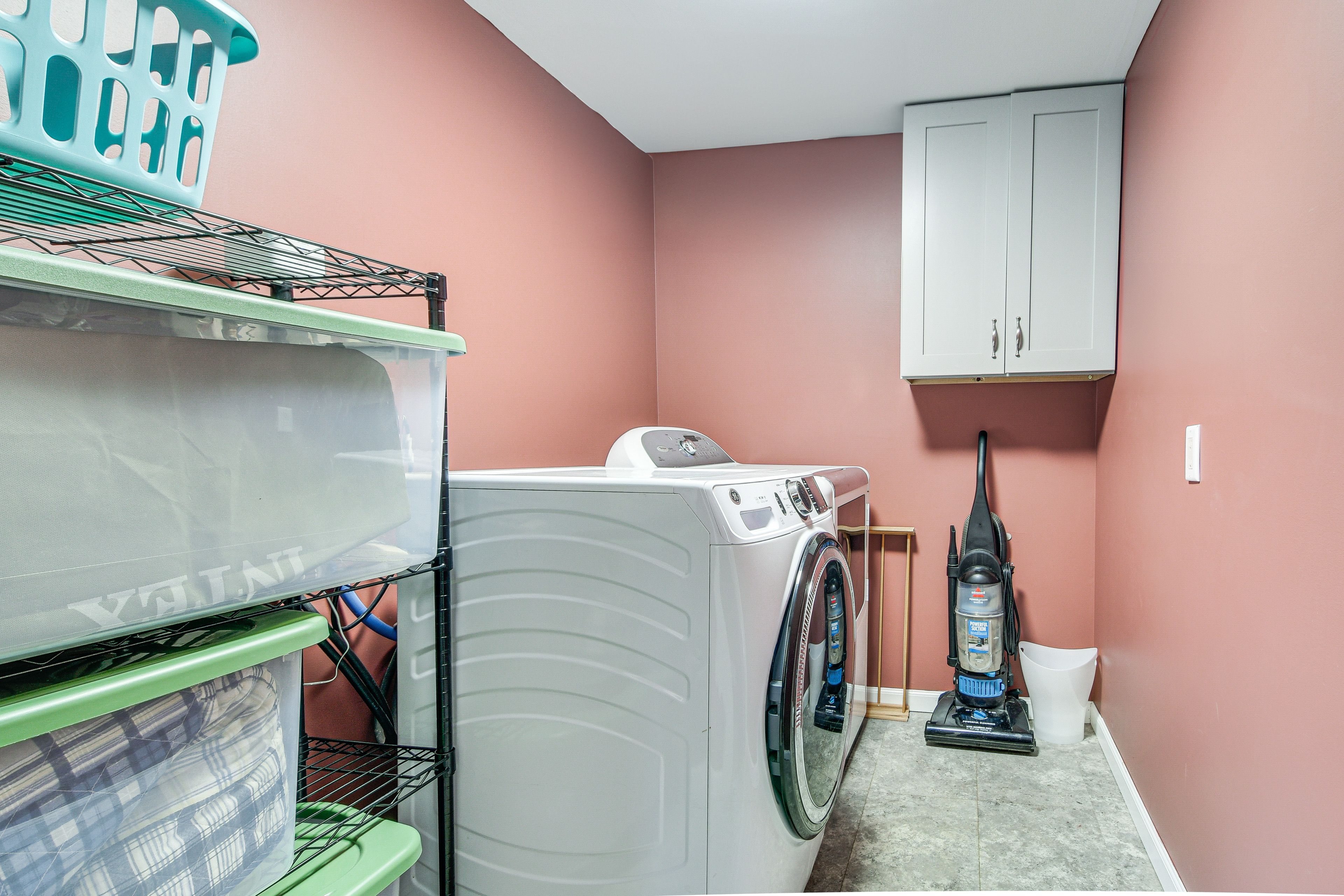 Laundry Area | Detergent Provided