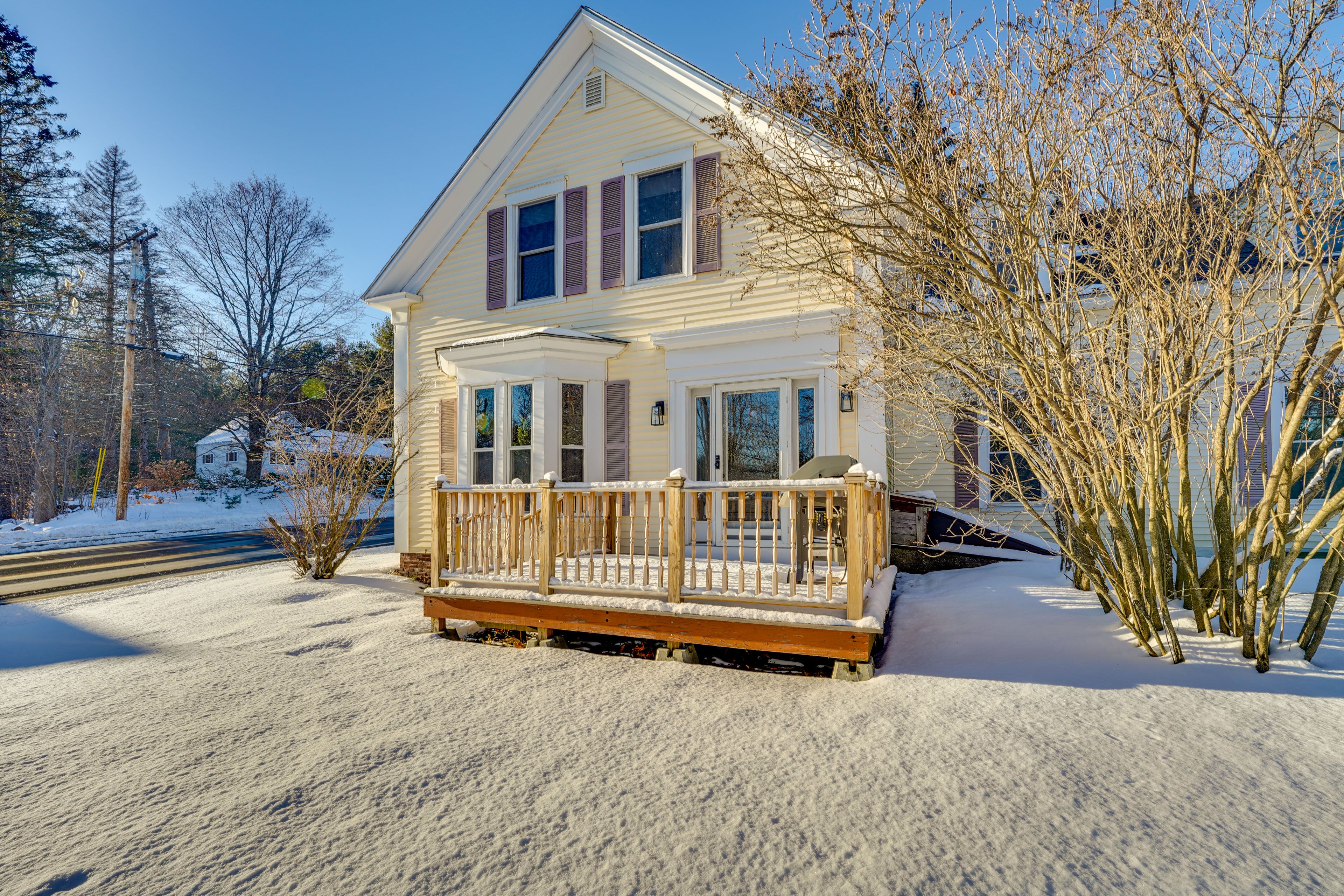 Exterior | Deck | Gas Grill | Fire Pit