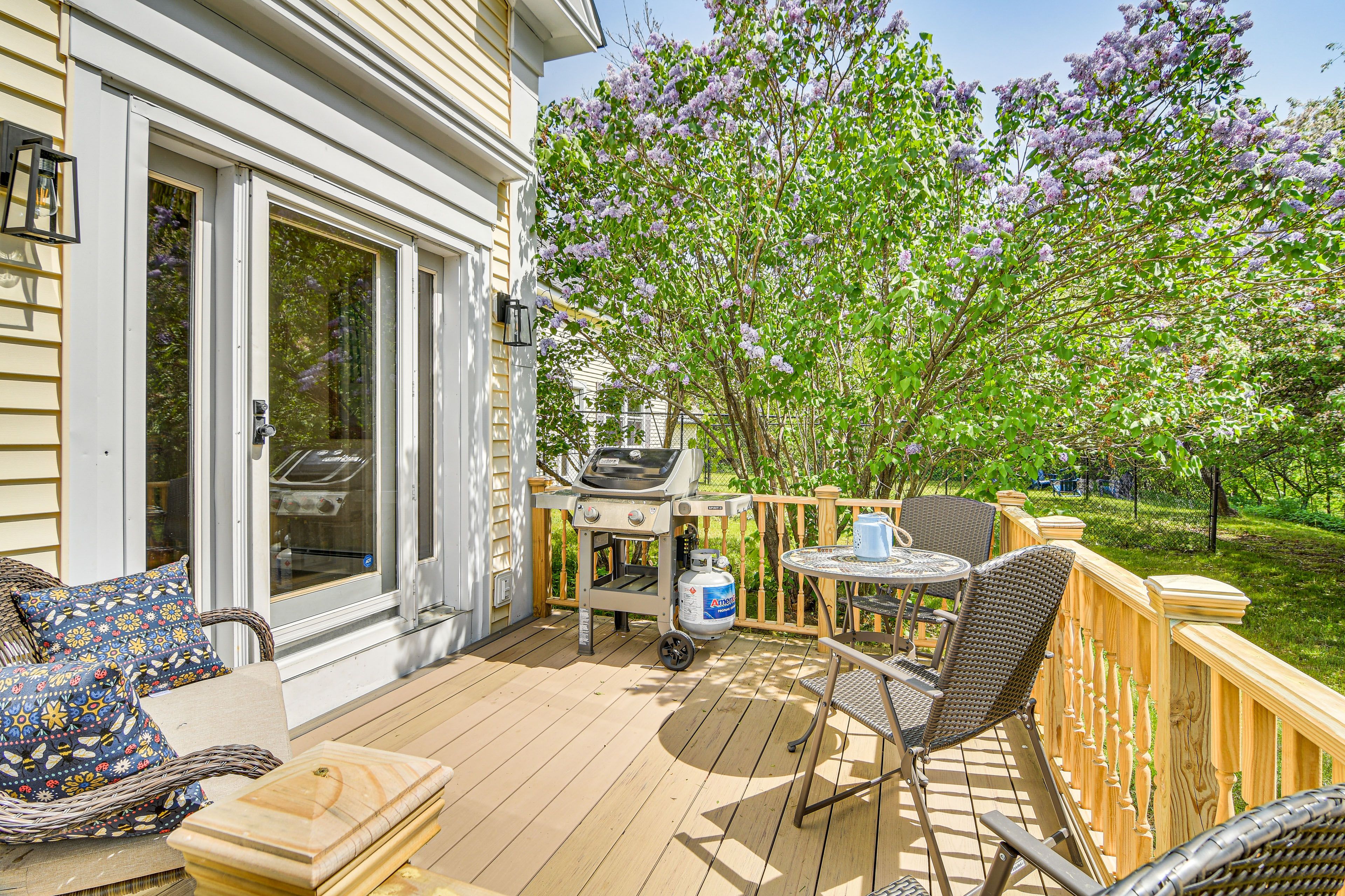 Exterior | Deck | Gas Grill | Fire Pit