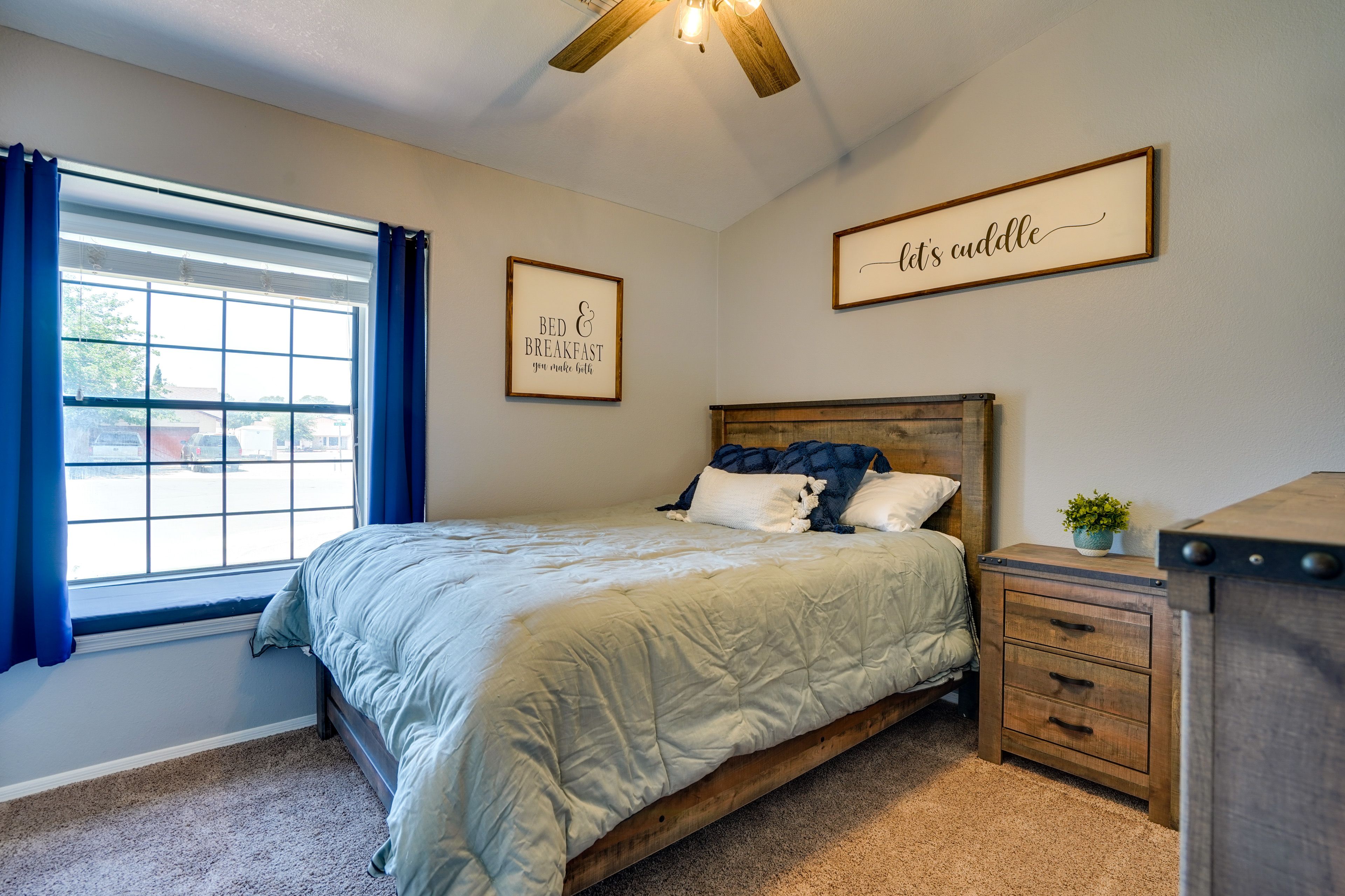 Bedroom 2 | Queen Bed