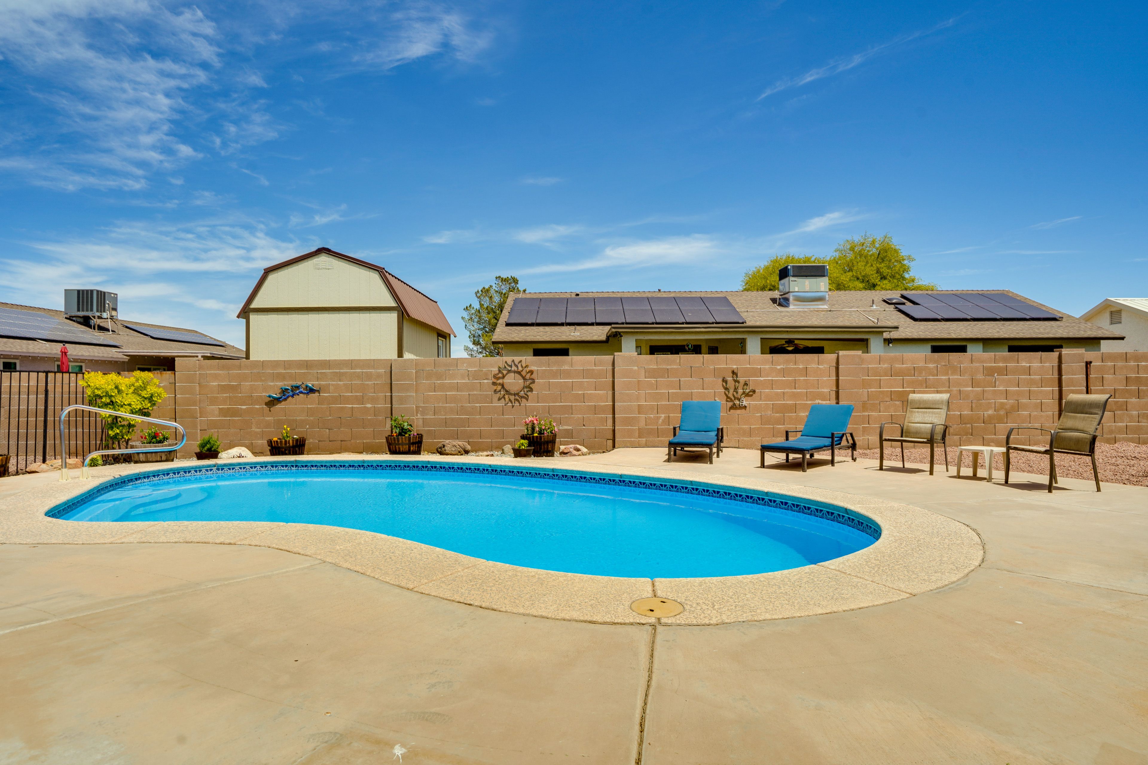 Private Heated Pool (3'-6')