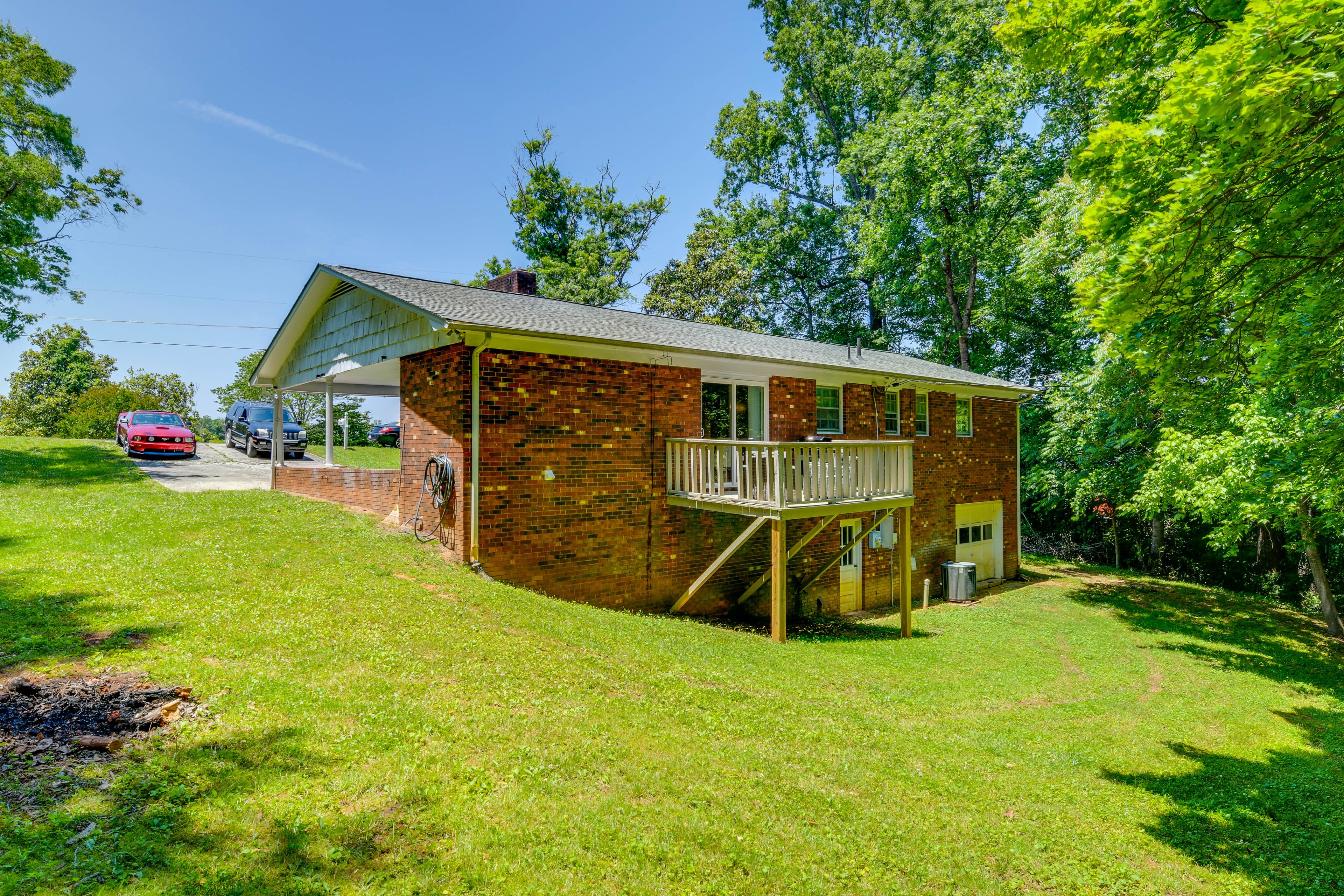 Backyard | Deck | Gas Grill | Lounge Seating | Cornhole