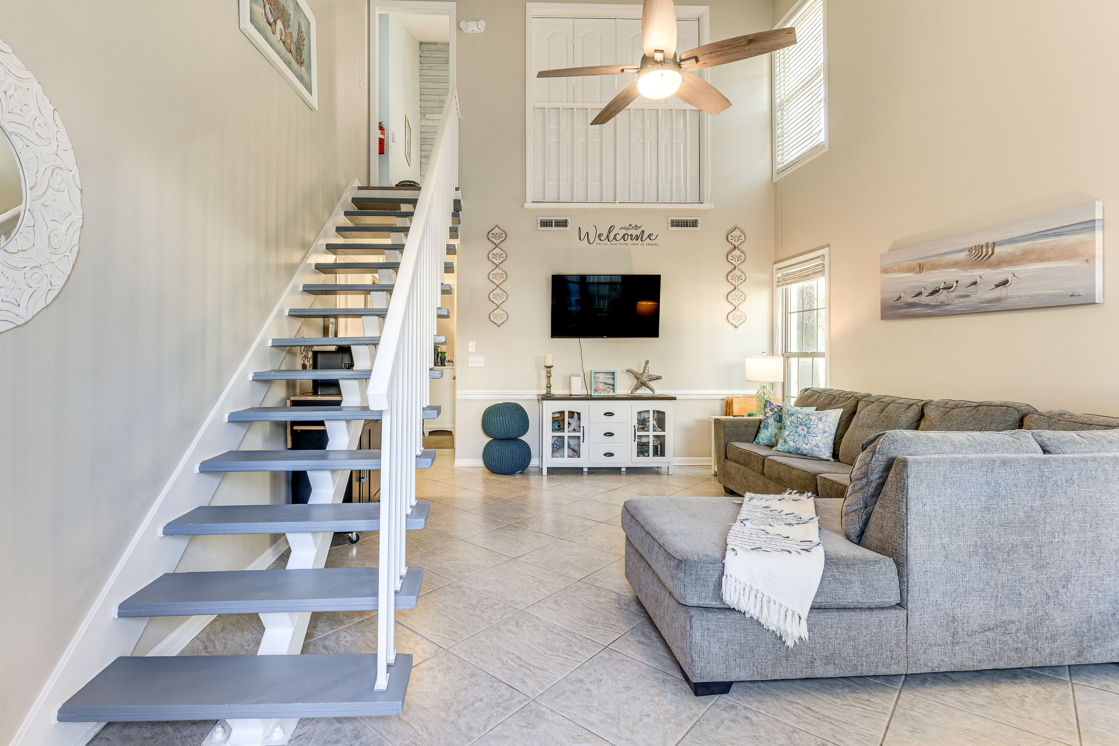 Living Room | Central A/C | Free WiFi | Flat-Screen TV