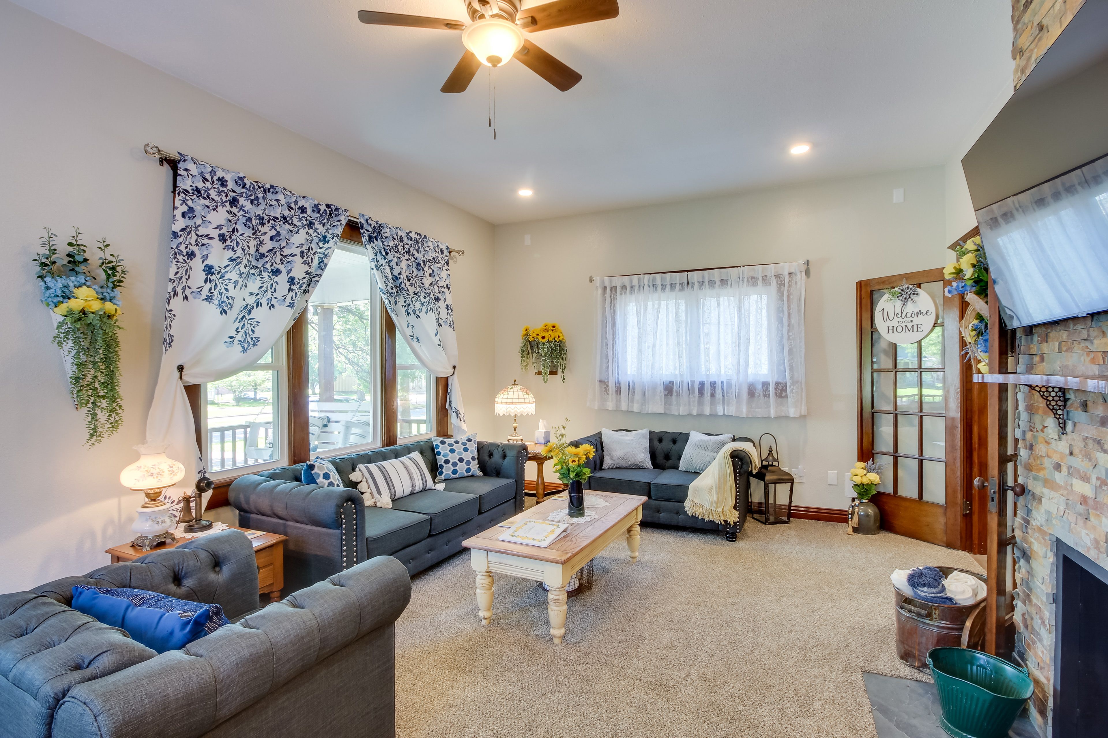 Living Room | Smart TV | Central Heat & A/C | Free WiFi | Main Level
