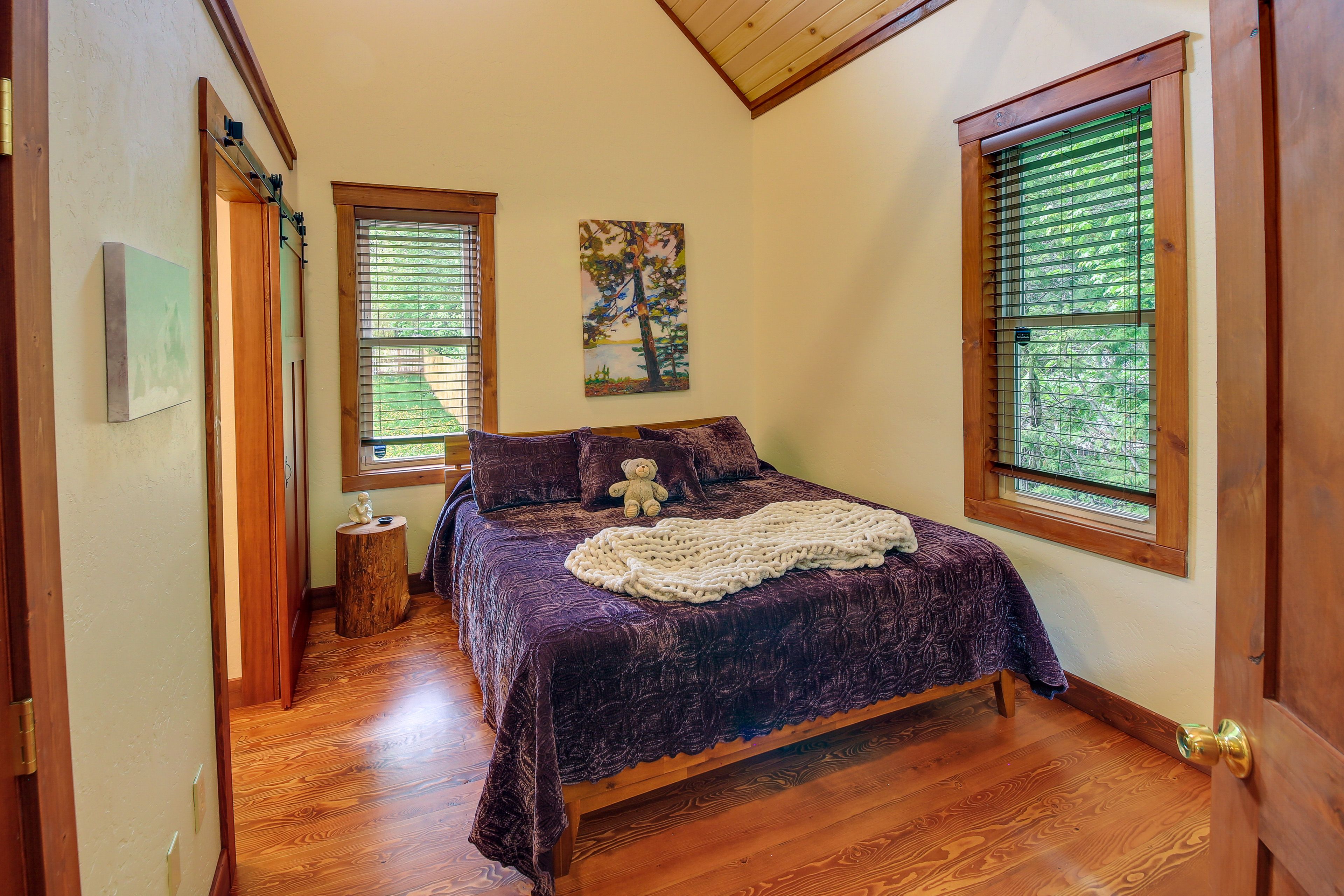 Bedroom 1 | California King Bed | En-Suite Bath