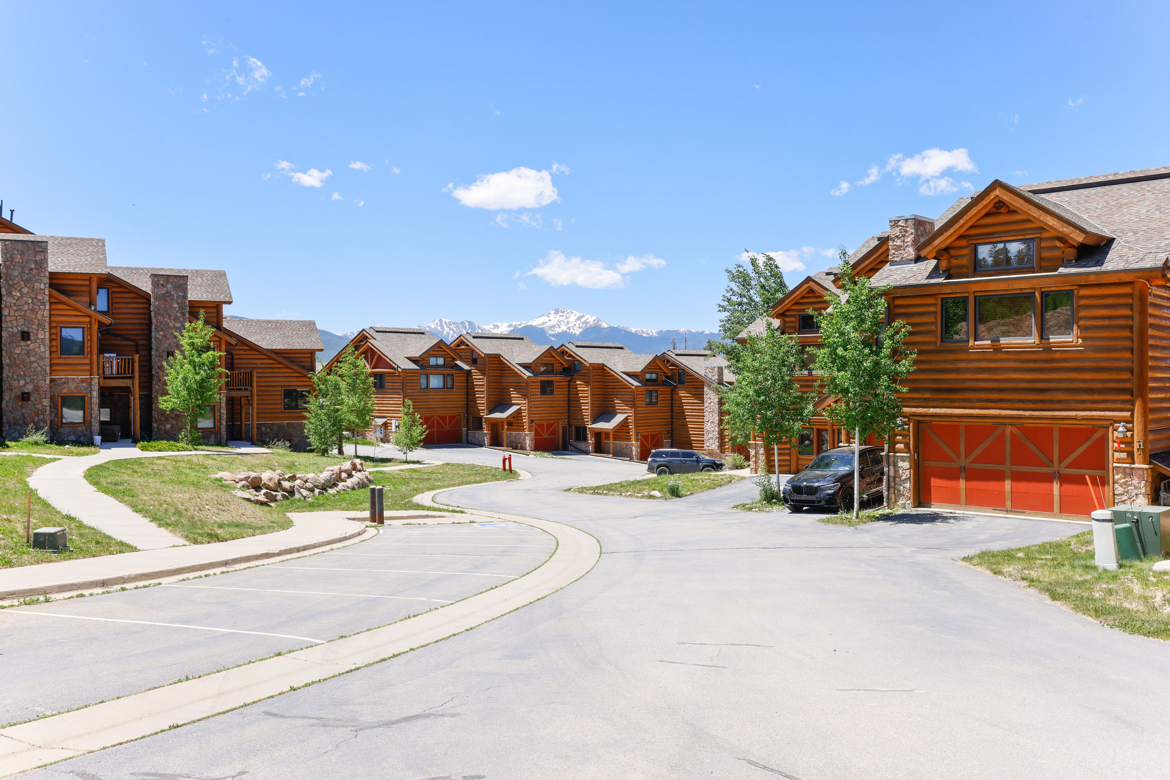 3-Story Townhouse | Self Check-In | Mountain Views | 7 Mi to Winter Park Skiing