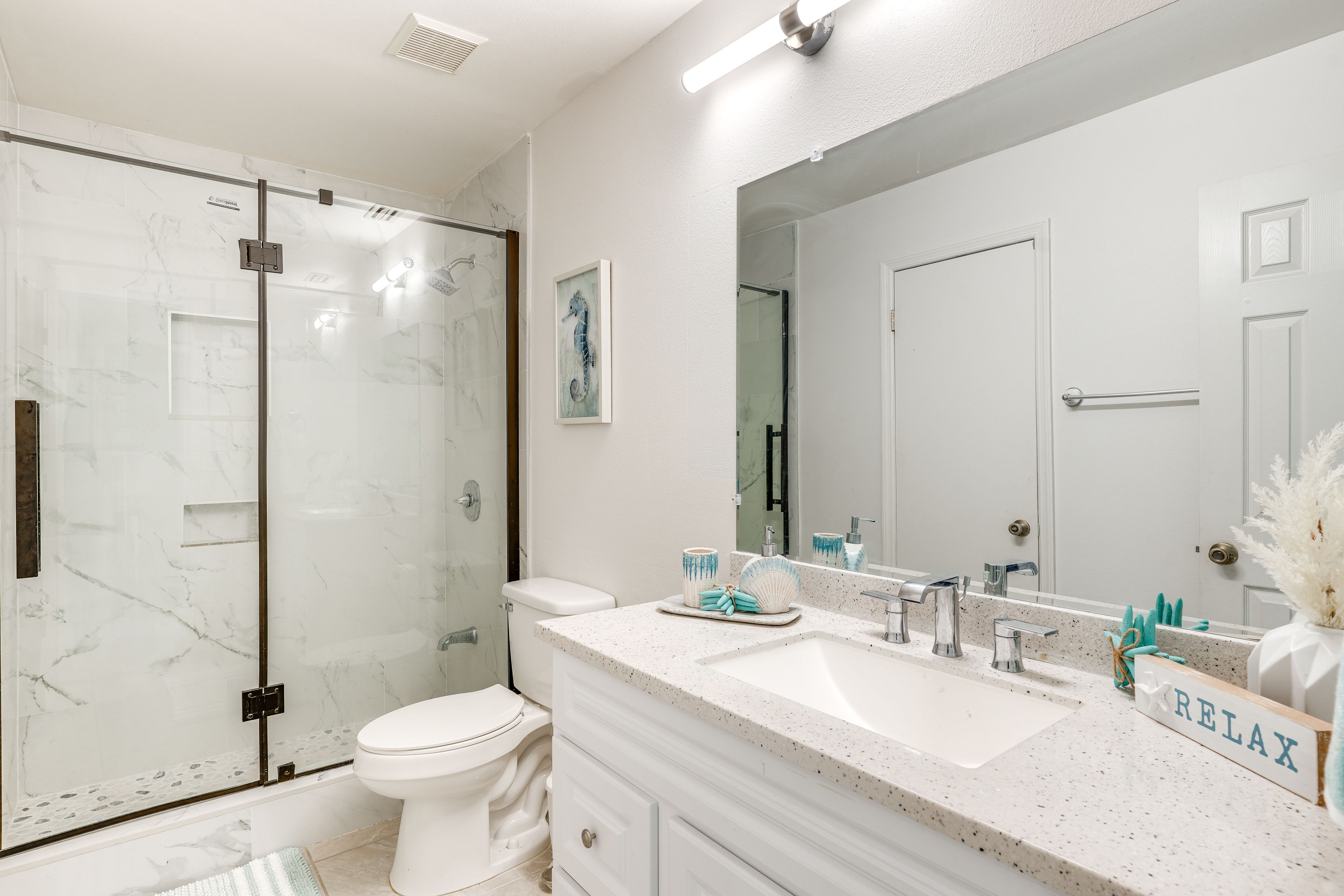 Bathroom | 2nd Floor