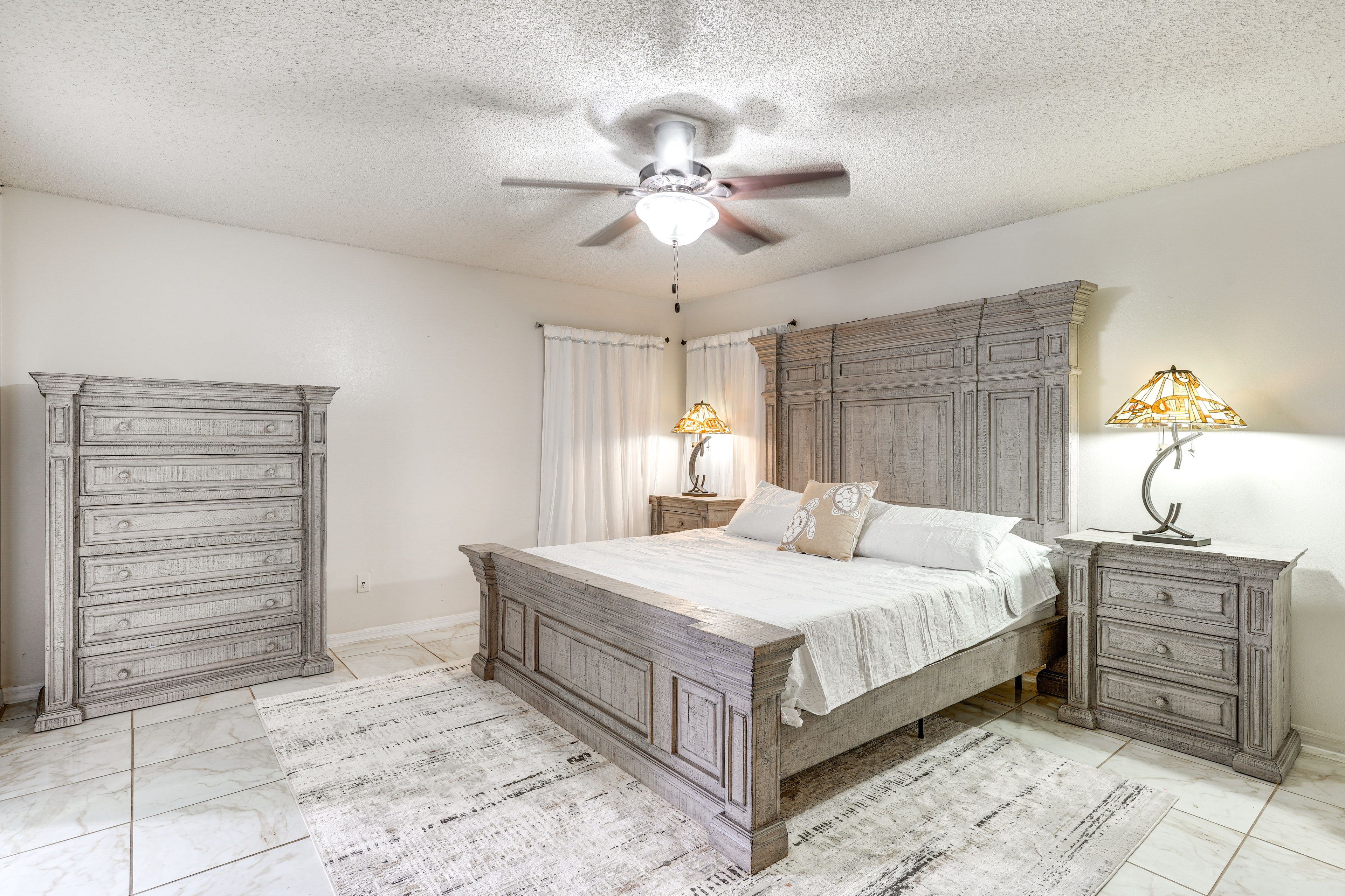 Bedroom 1 | King Bed | 1st Floor