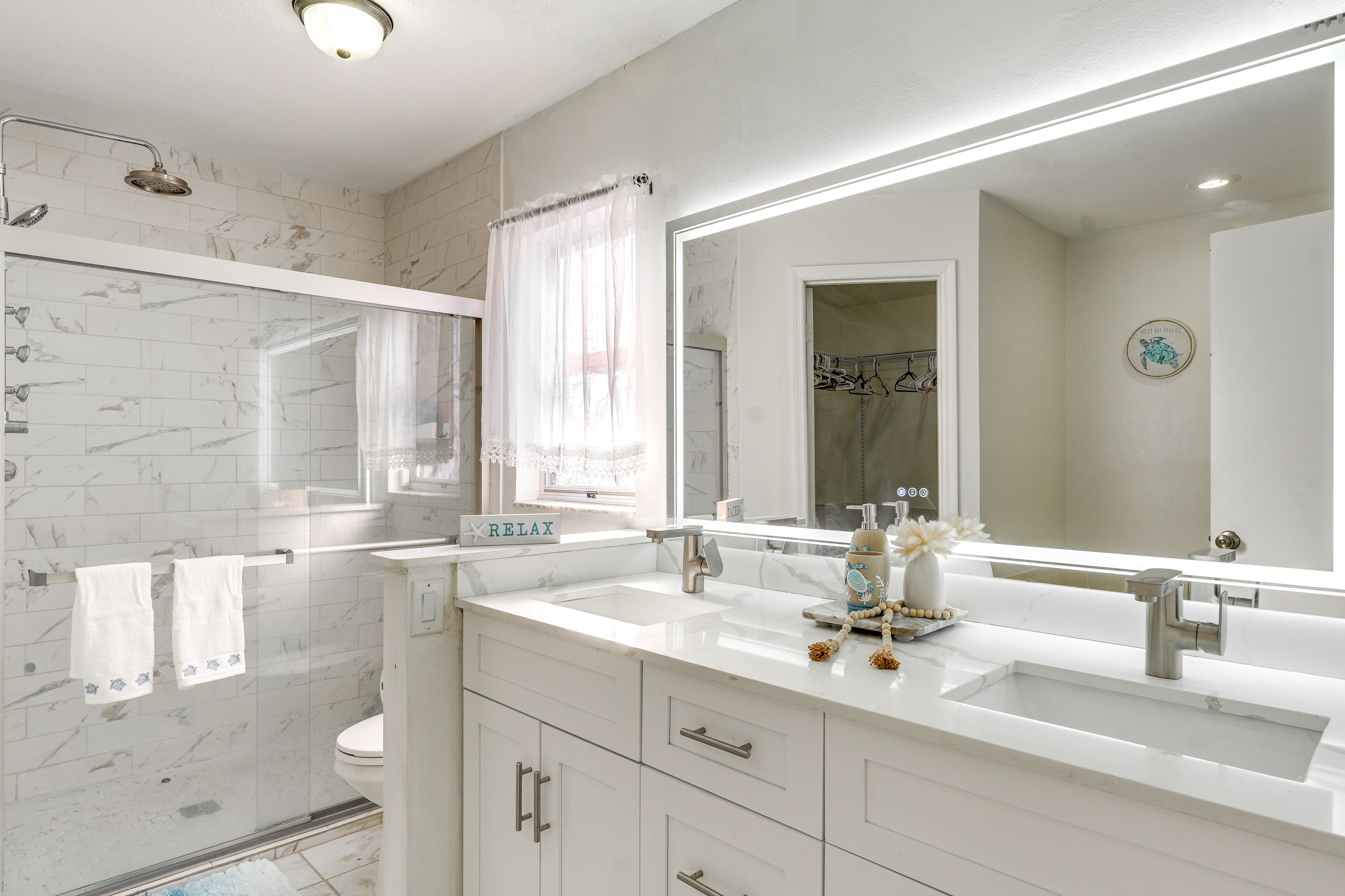 En-Suite Bathroom | Towels Provided | 1st Floor