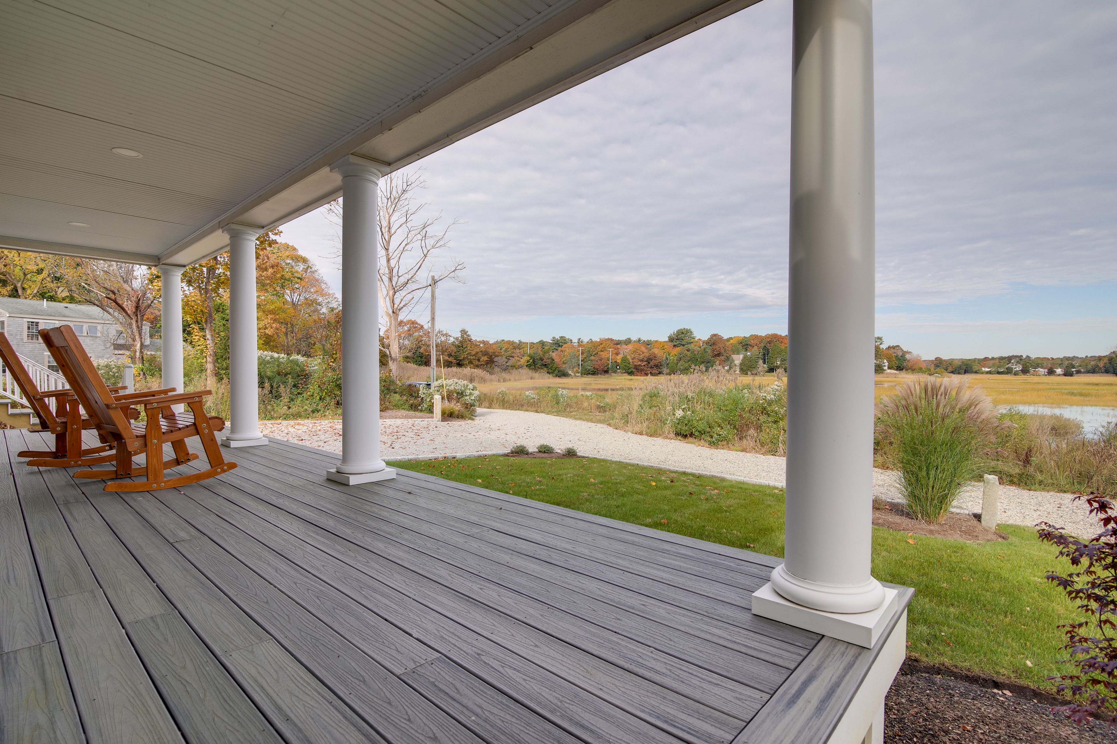 Lower Deck | Rocking Chairs | Views