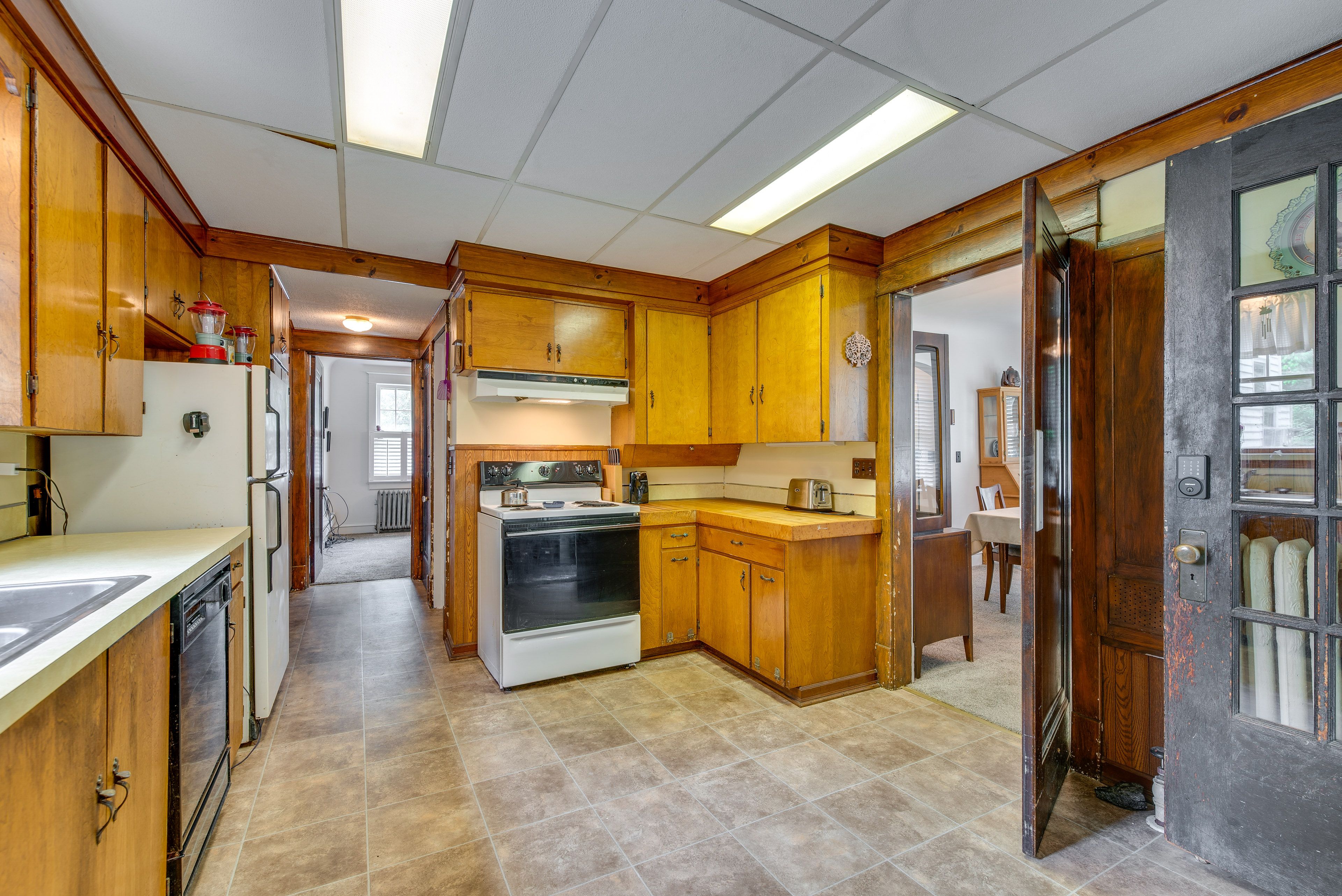 Kitchen | 1st Floor | Dishwasher | Coffee Maker