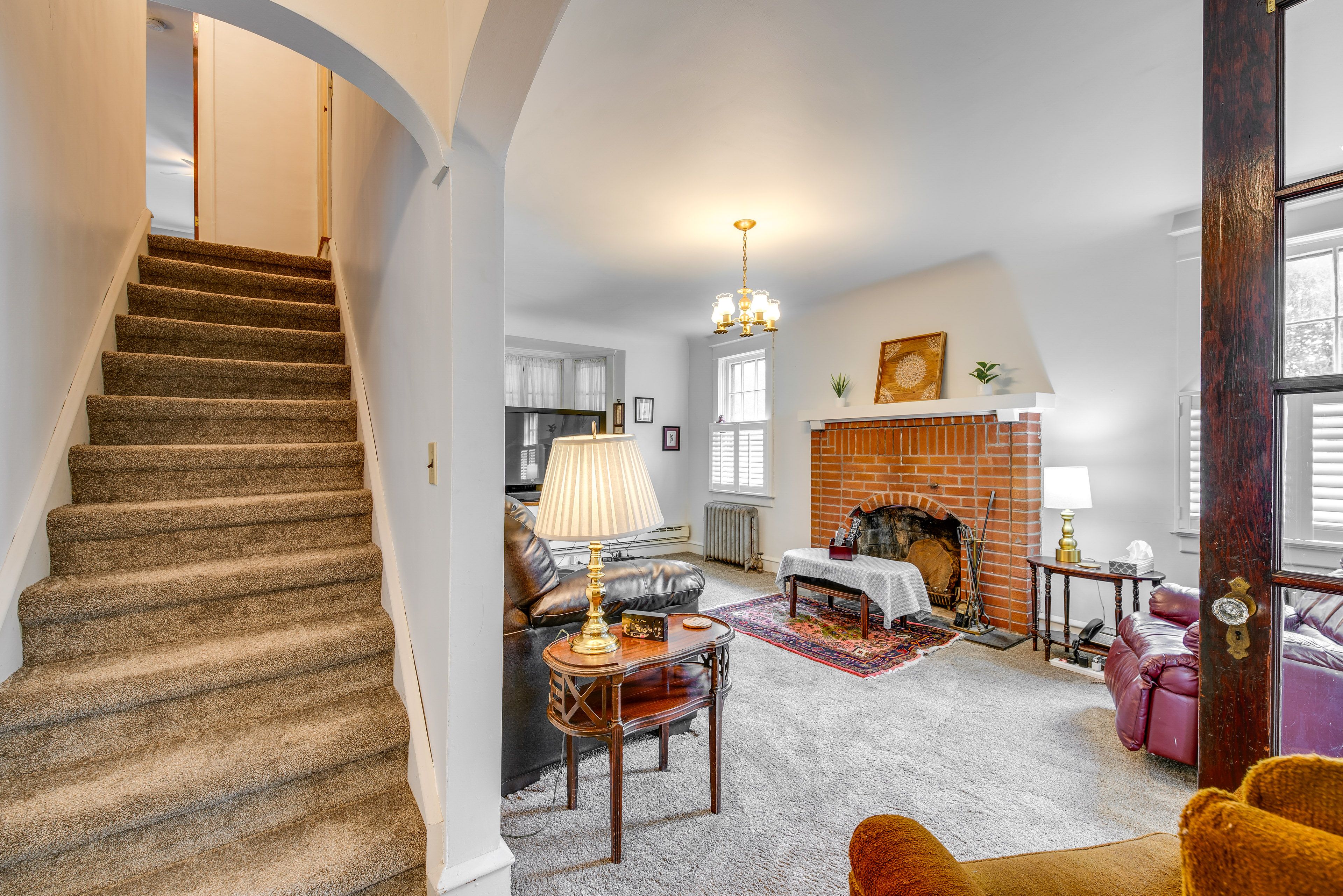 Stairs to 2nd Floor | Entryway
