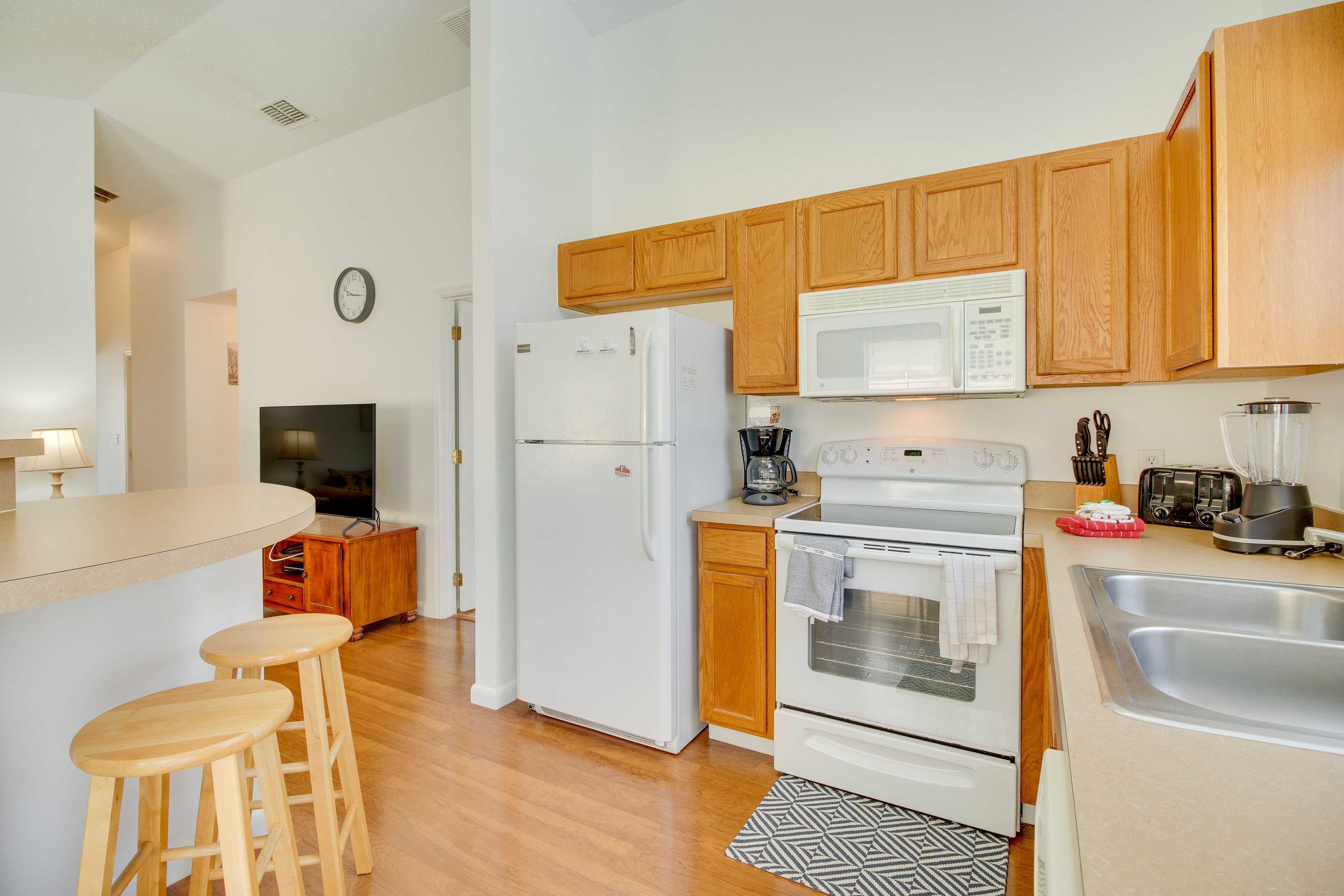 Kitchen | Cooking Basics | Crockpot | Spices | Toaster