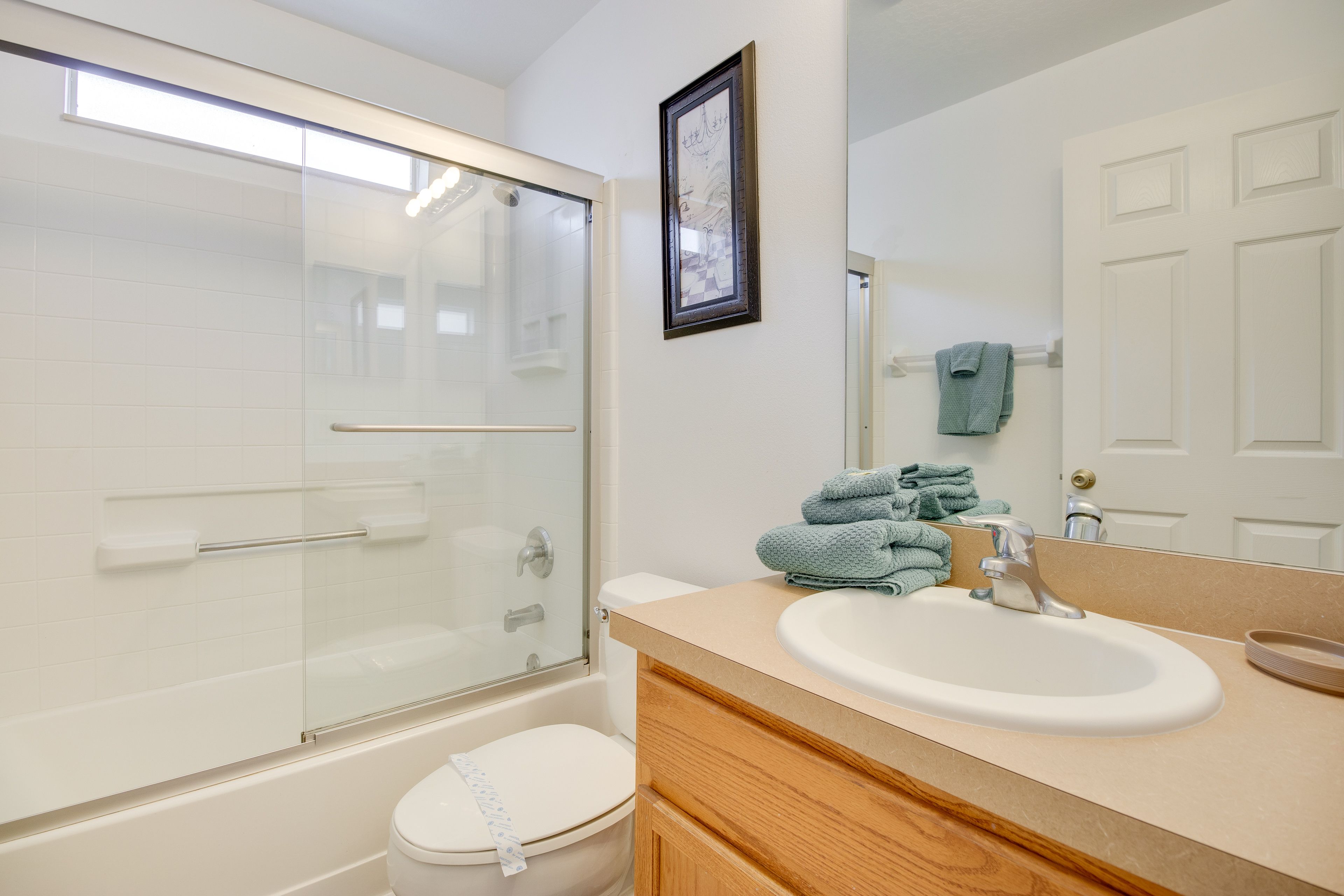 Full Bathroom | Hair Dryer | Iron & Board