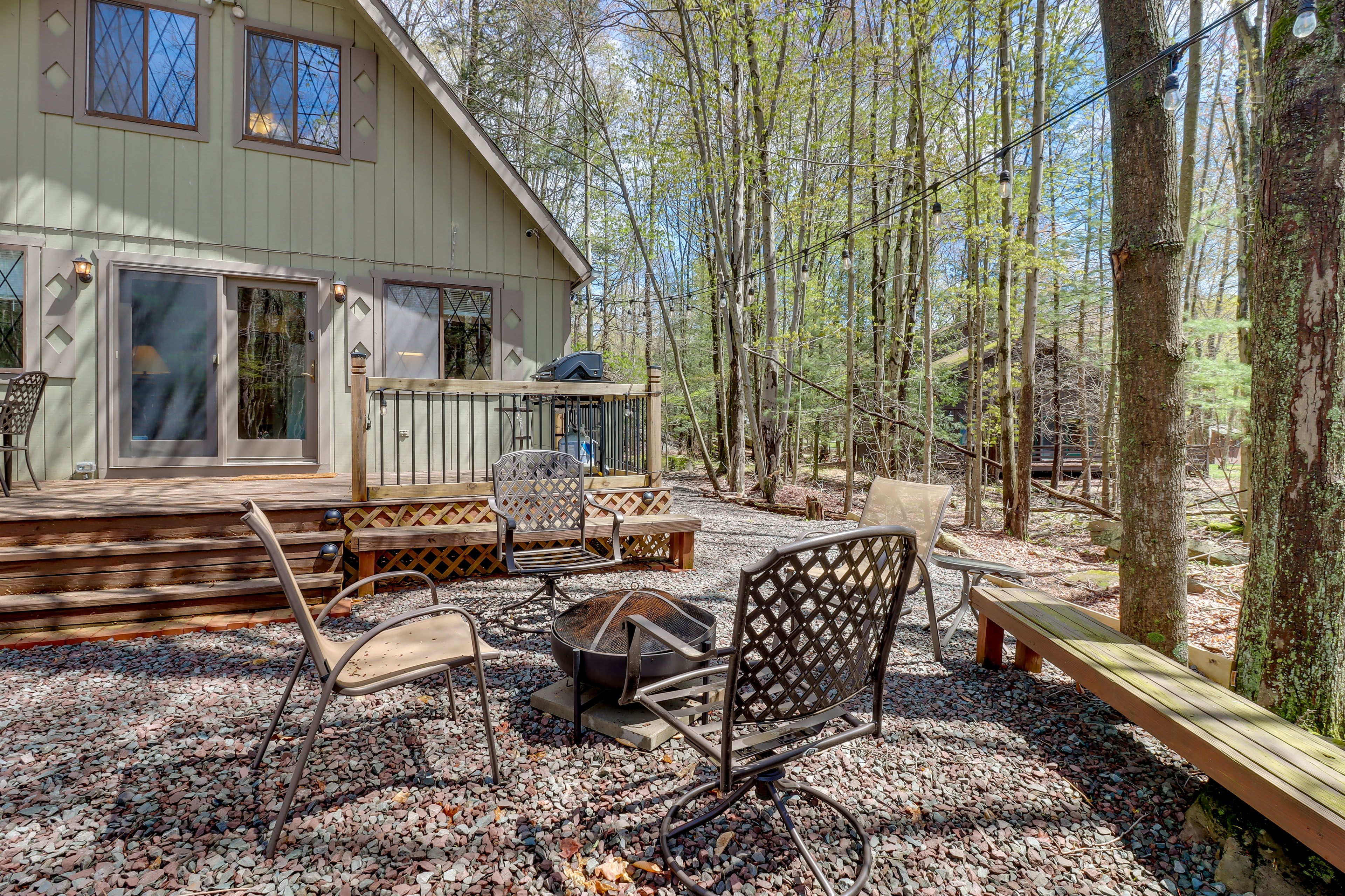 Front Yard | Fire Pit (Wood Not Provided)