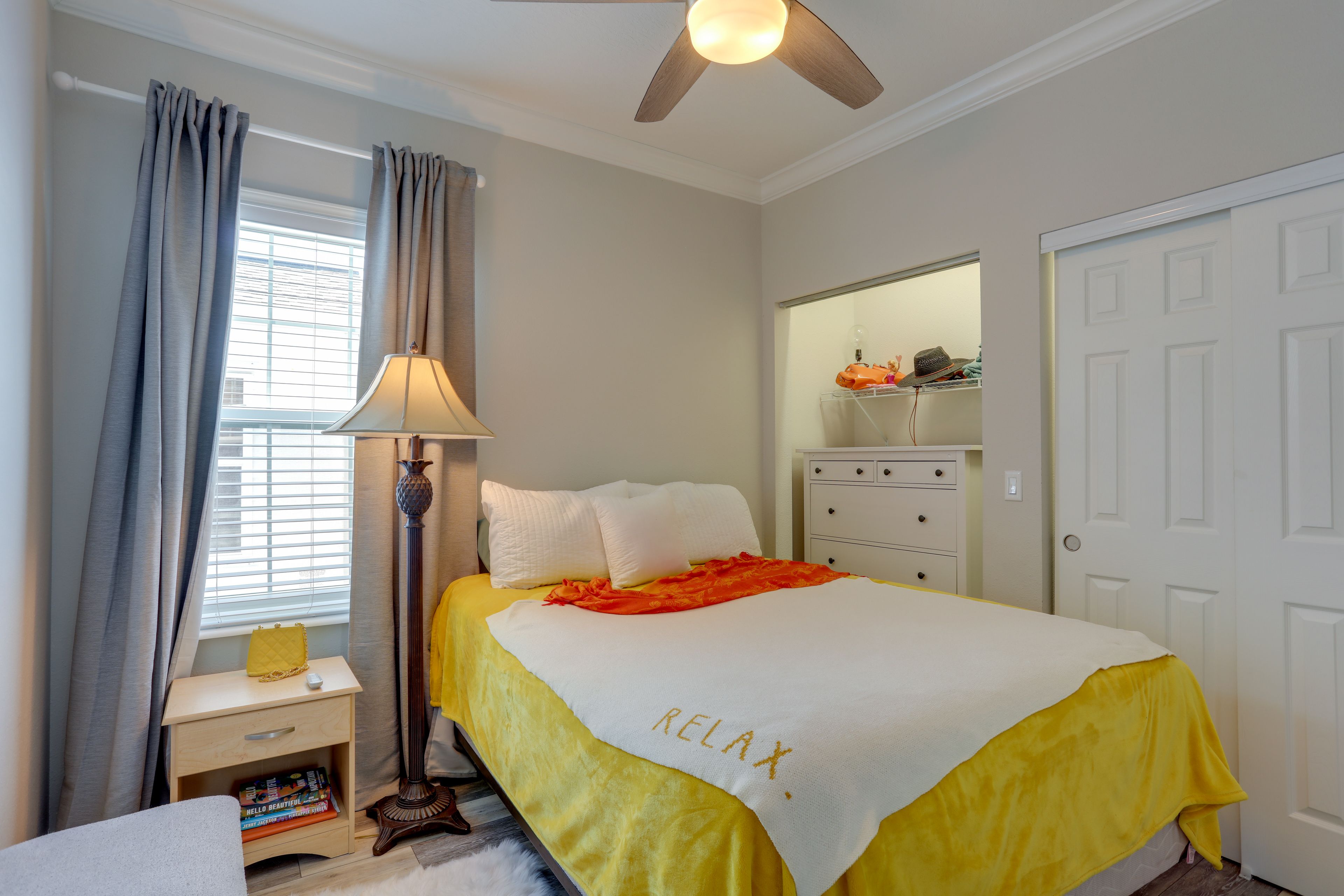 Bedroom 2 | Queen Bed