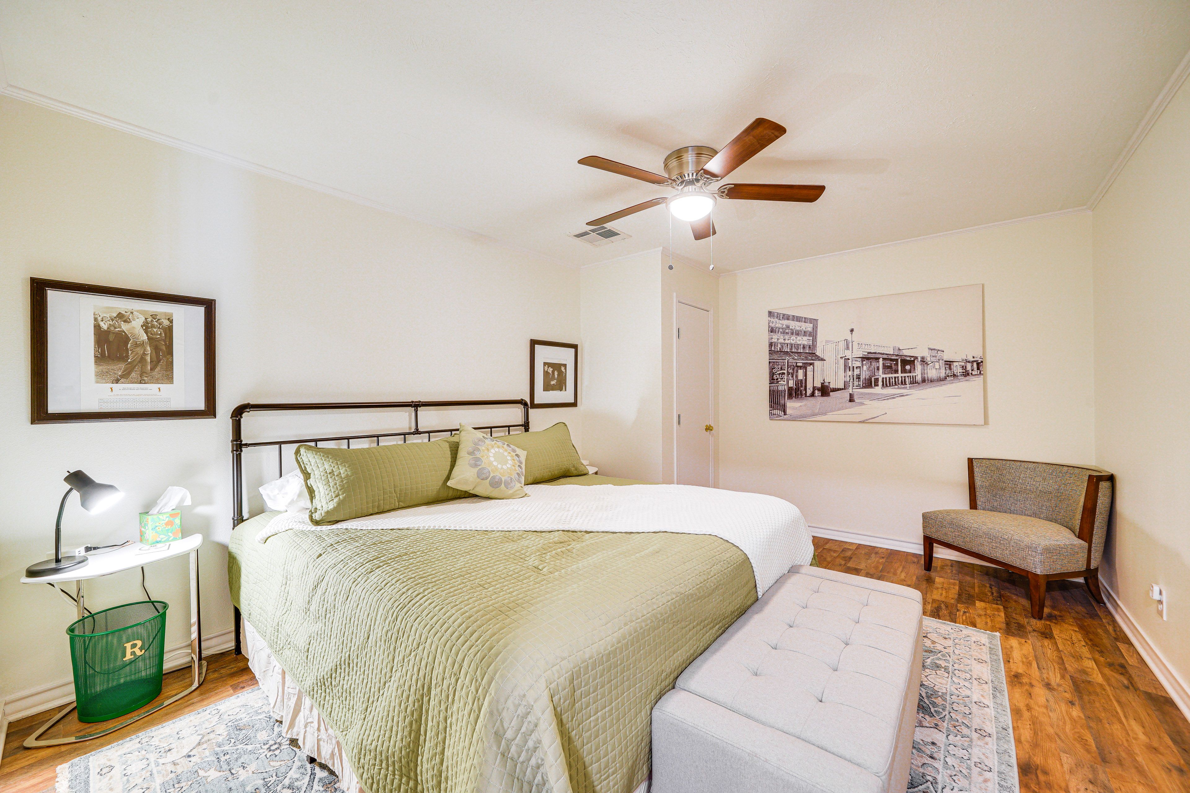 Bedroom 2 | King Bed | 1st Floor
