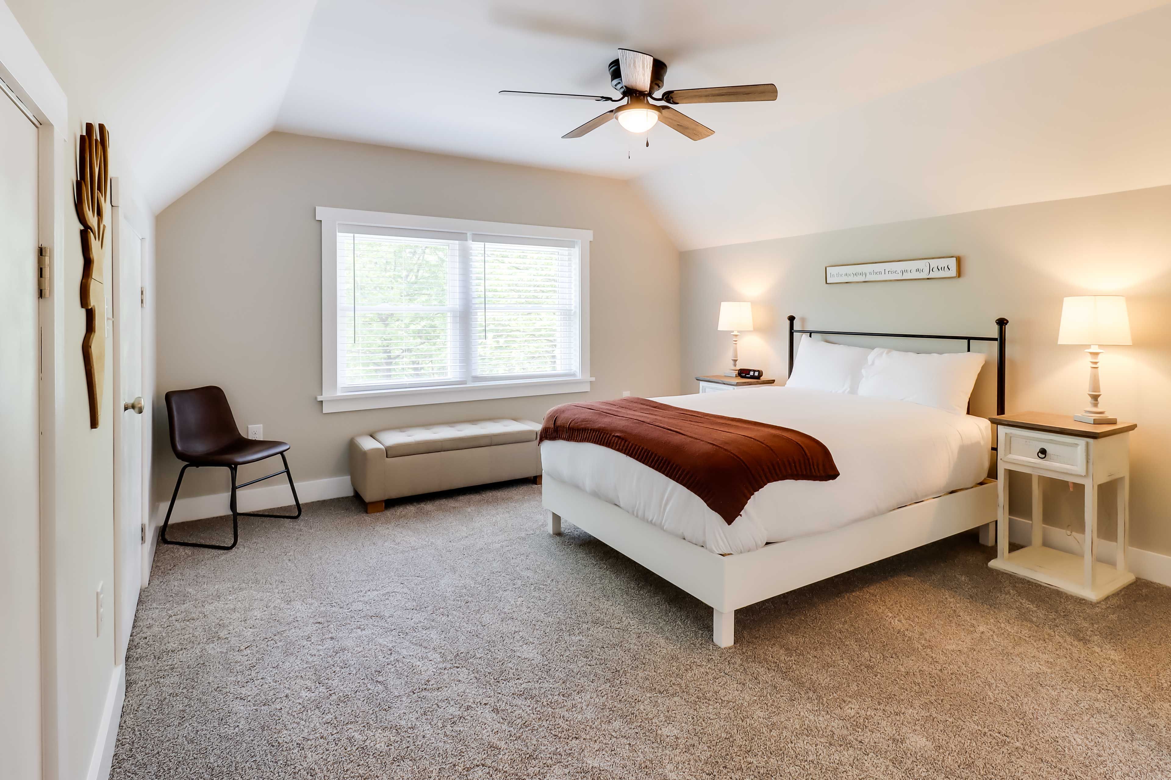 Bedroom 5 | Queen Bed