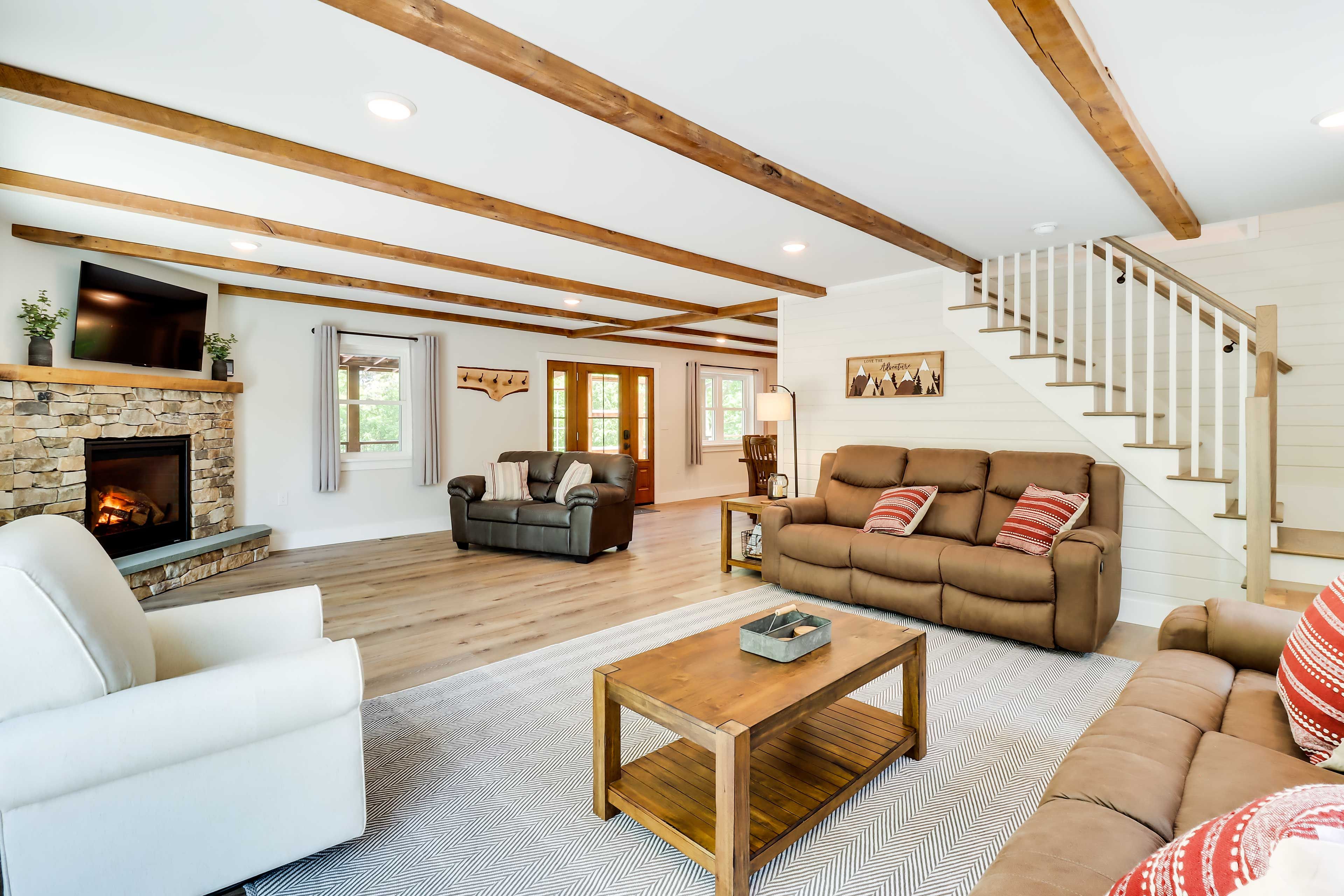 Milton Vacation Rental | 5BR | 3BA | 2,500 Sq Ft | Stairs to Access
