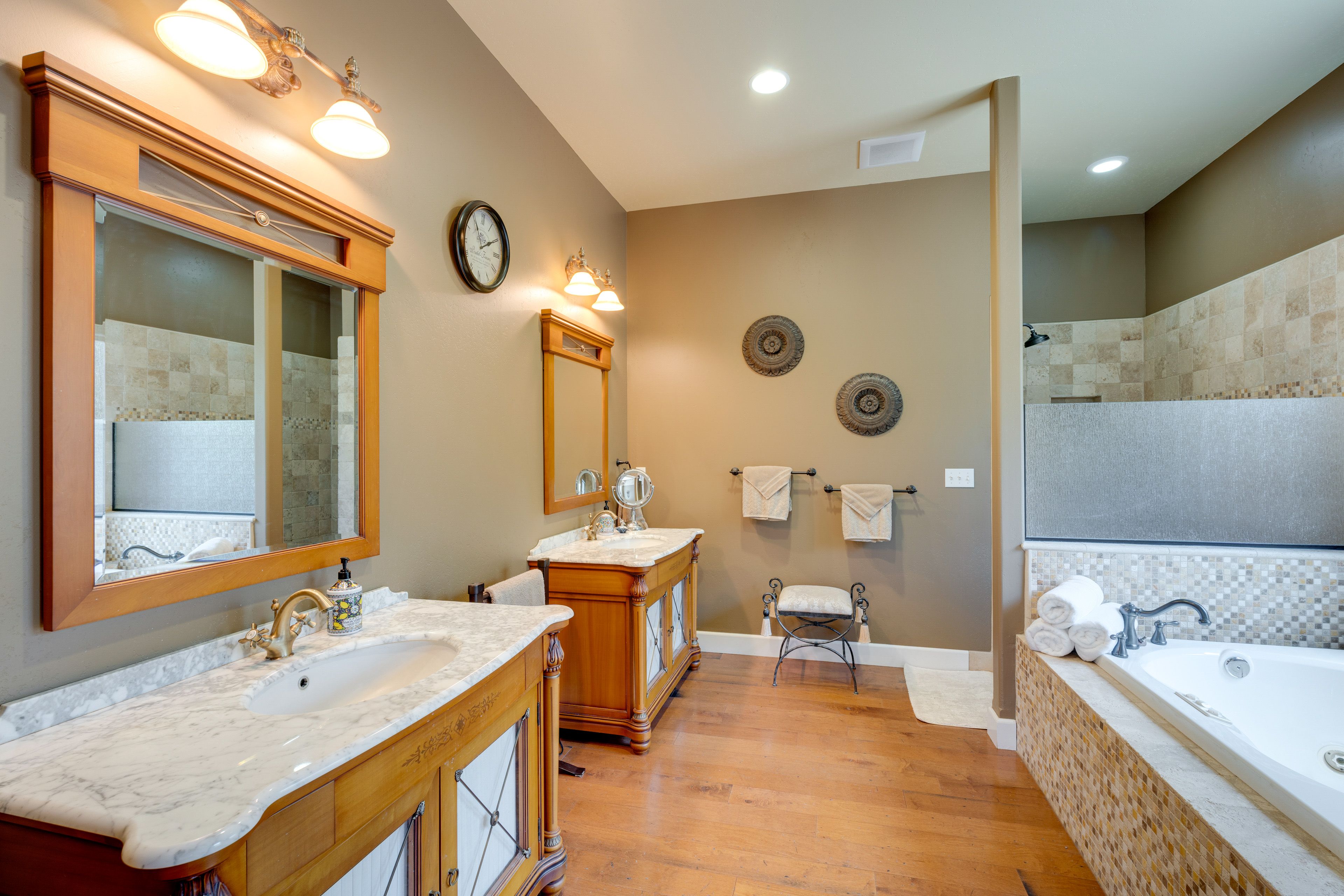 En-Suite Bathroom | Towels Provided