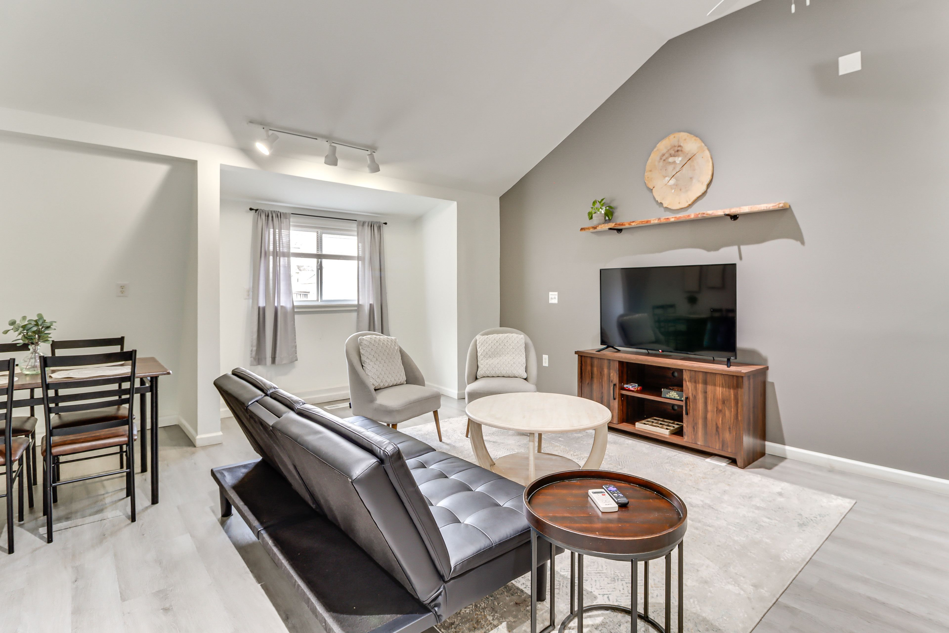 Living Room | Sleeper Sofa | Main Floor | Fireplace | Smart TV