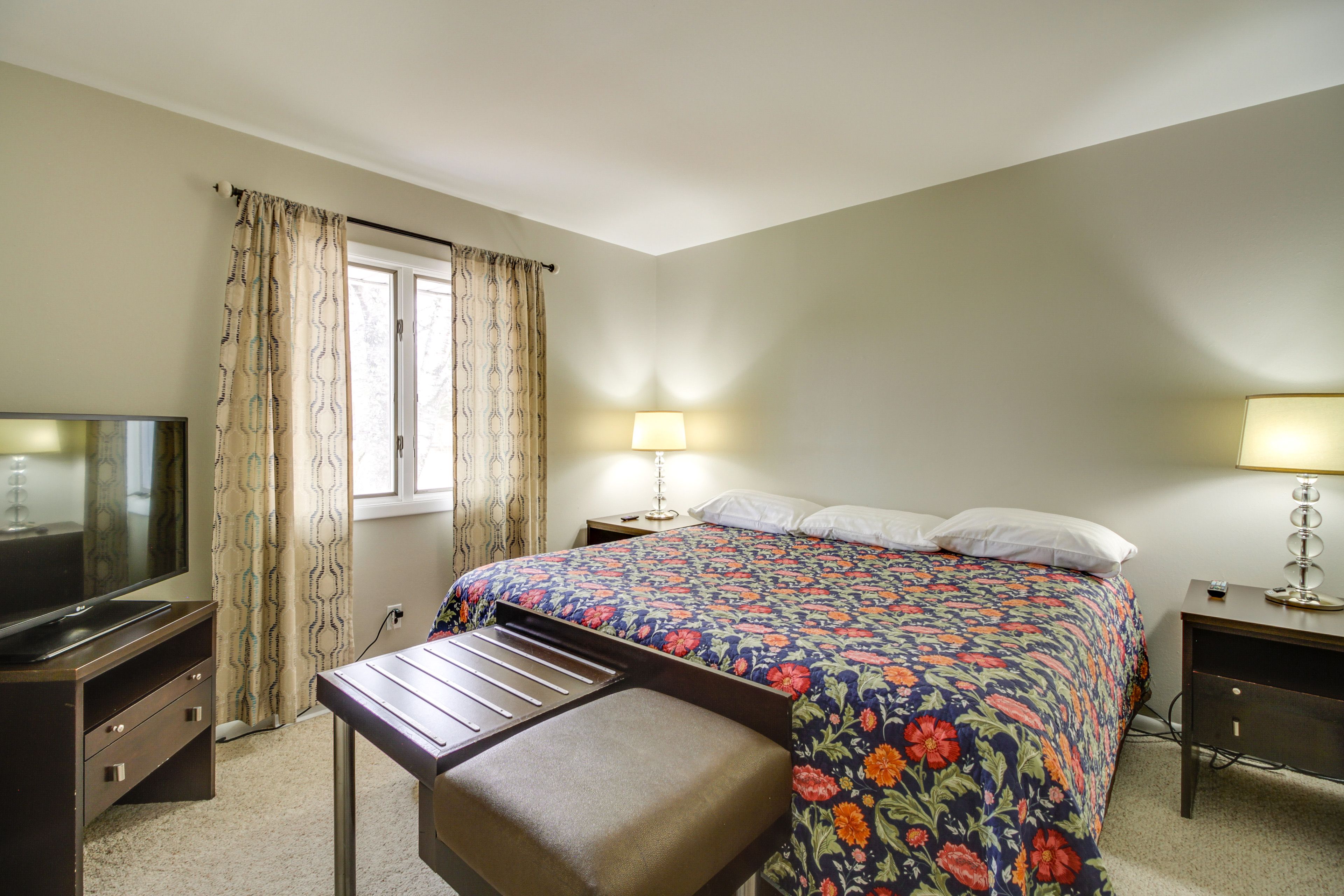 Bedroom 3 | 2nd Floor | King Bed | Smart TV