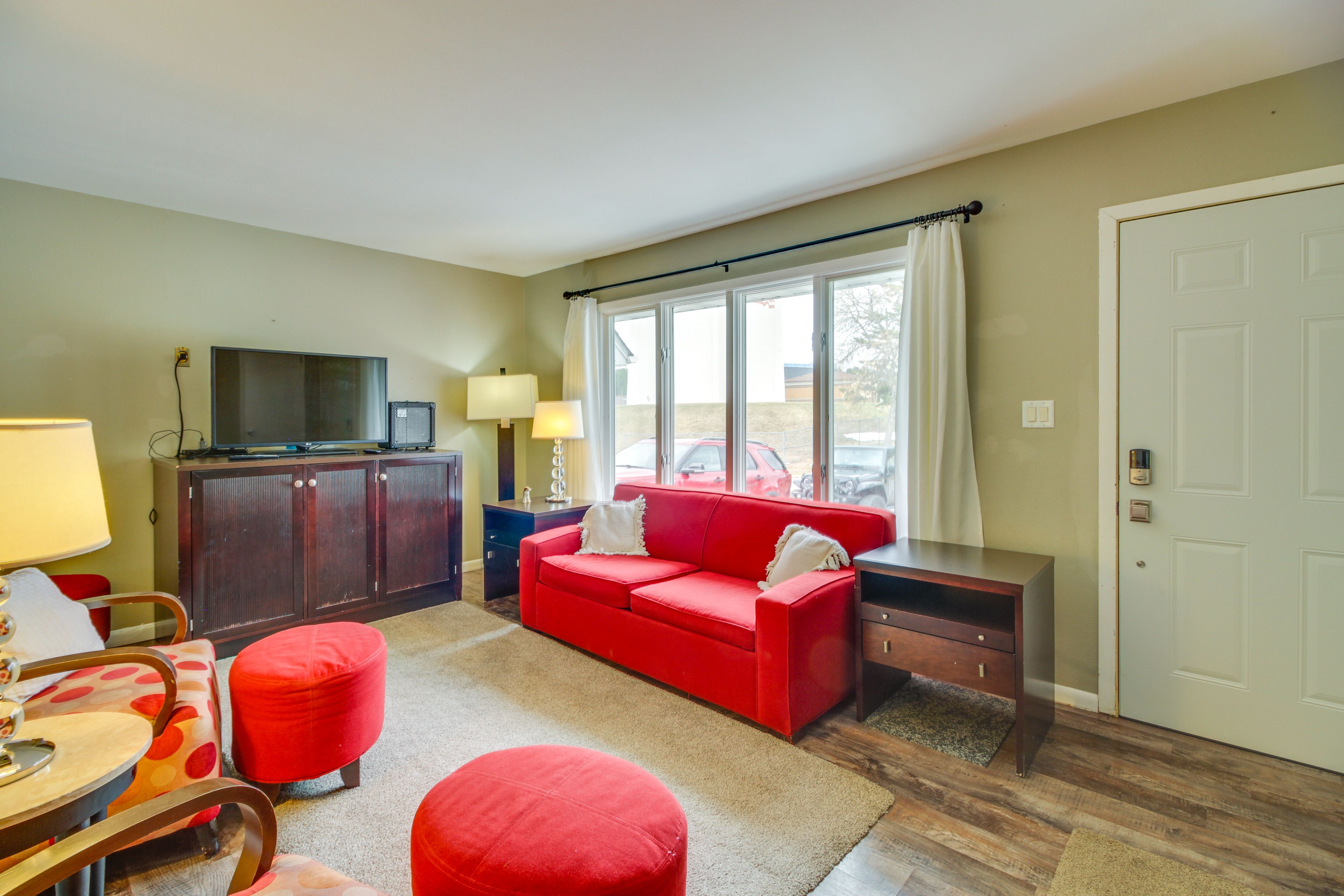 Living Room | 2nd Floor | Sleeper Sofa | Smart TV