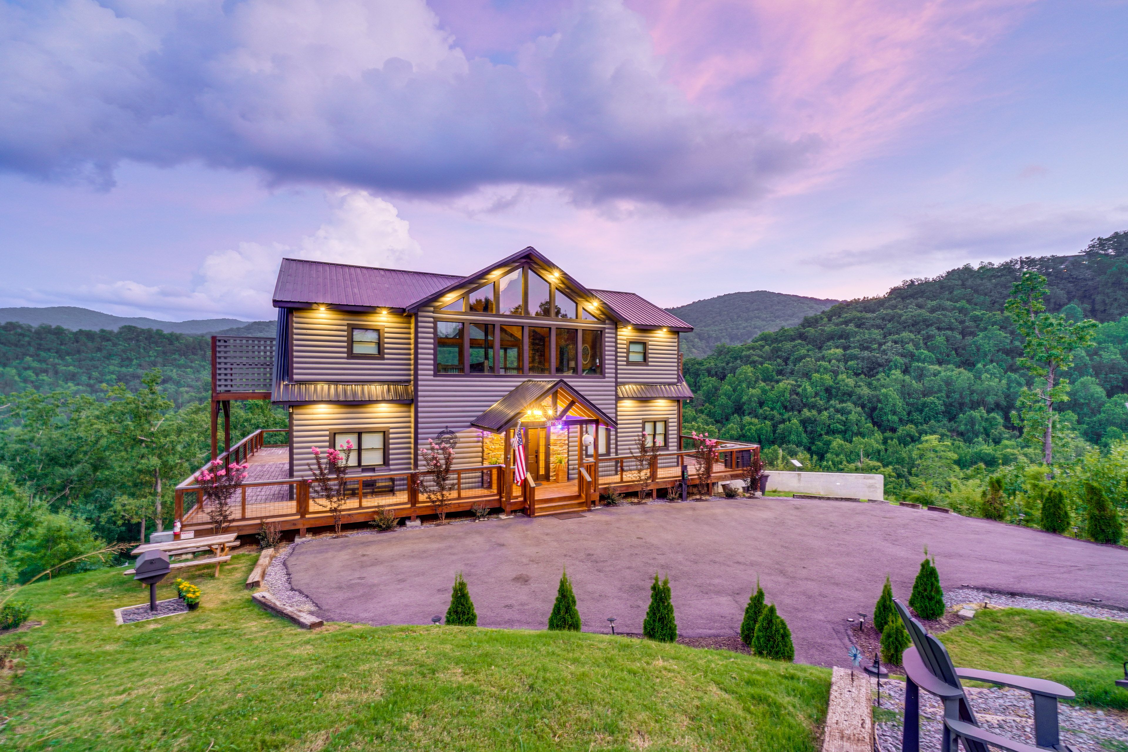 Sevierville Vacation Rental | 5BR | 4.5BA | 4,120 Sq Ft | Stairs to Access