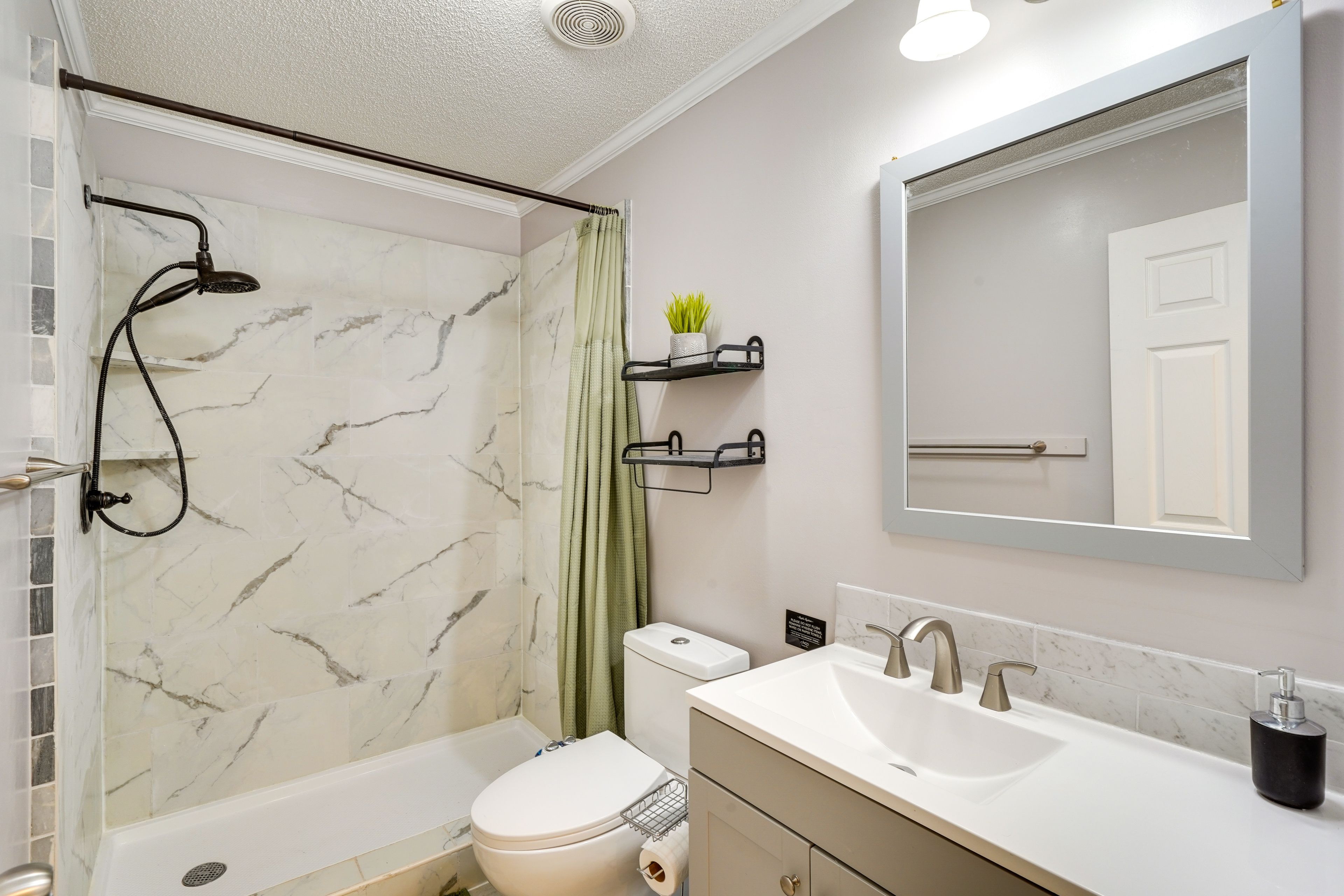 Full Bathroom