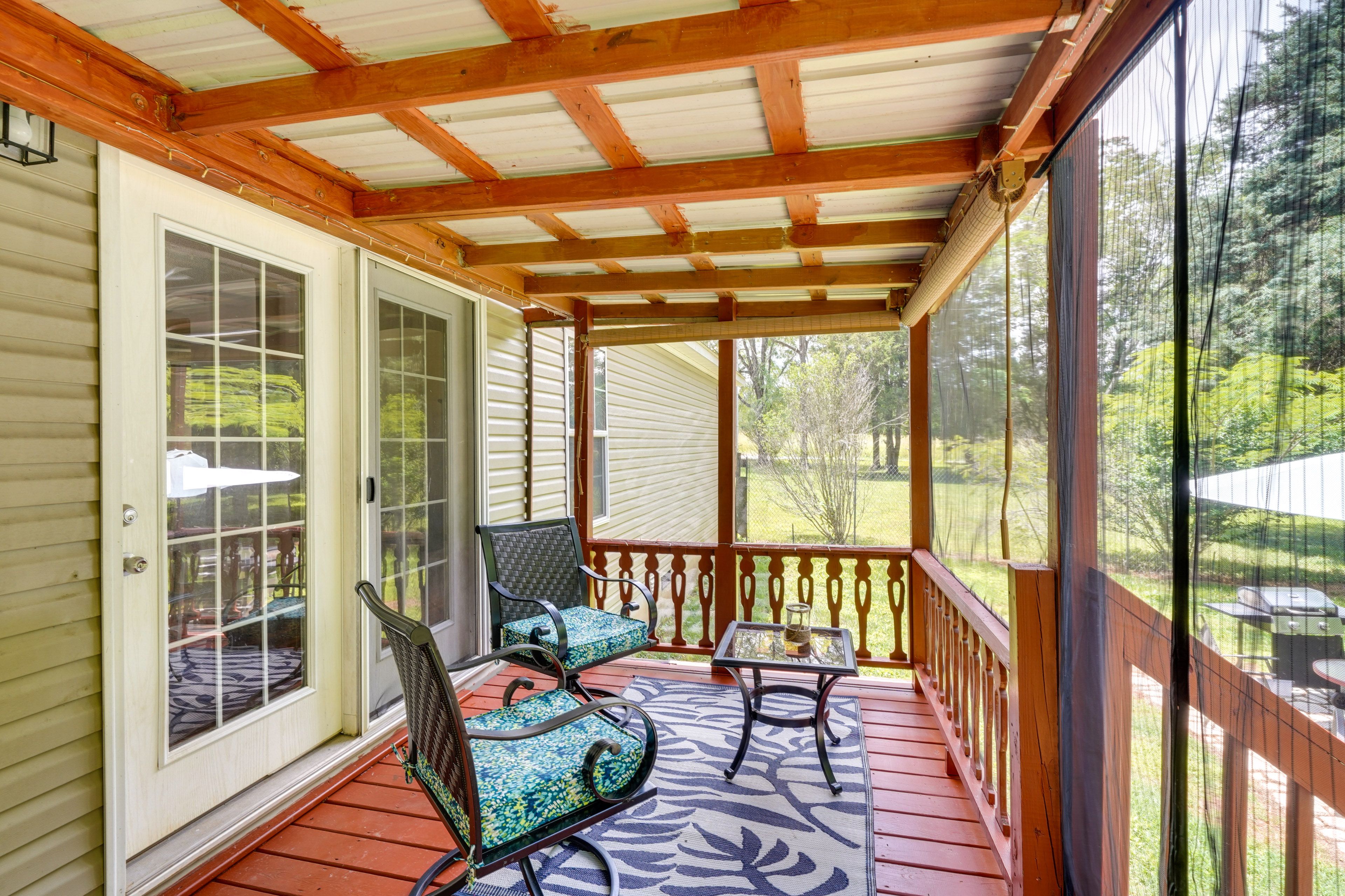 Screened-In Porch