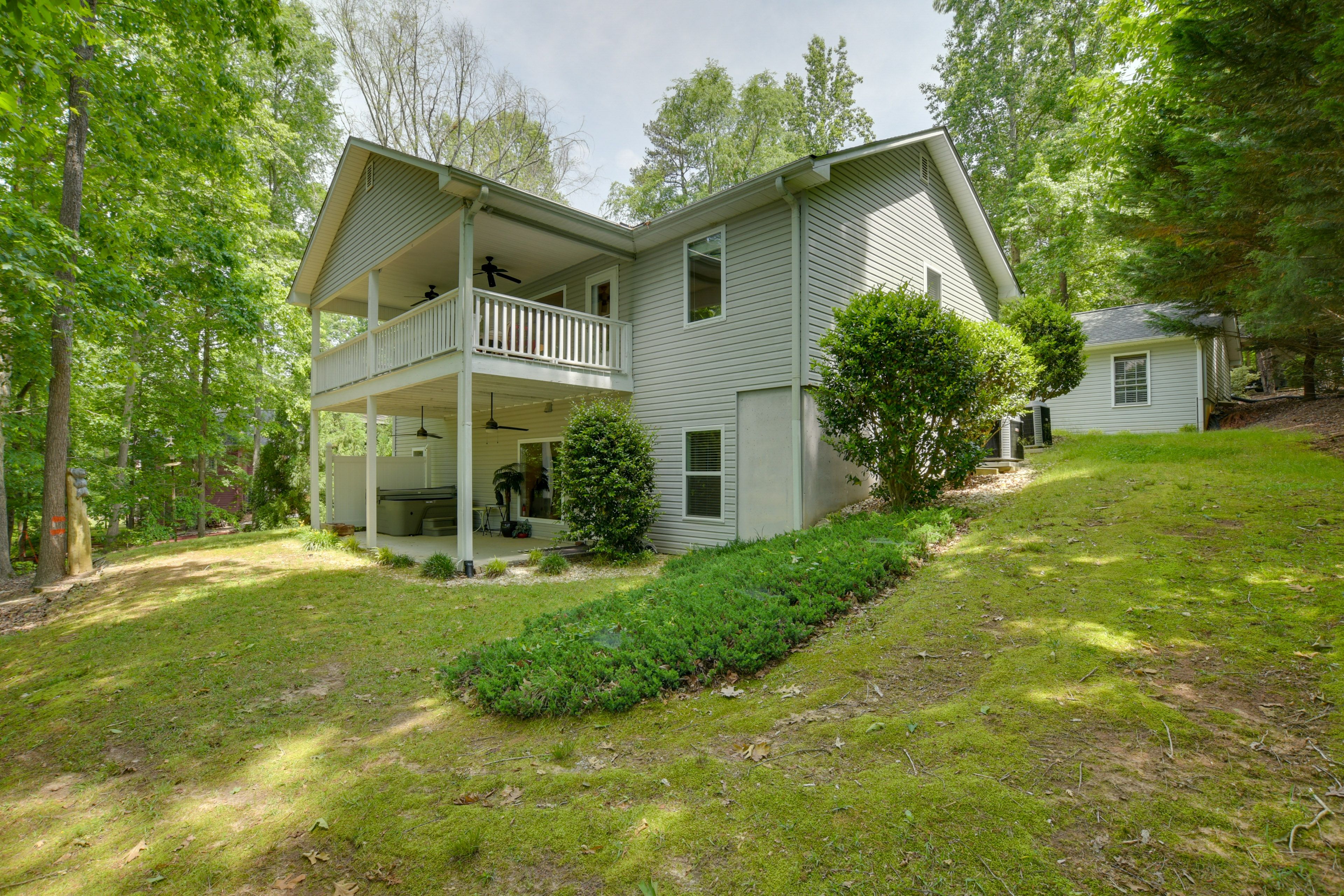 Fair Play Vacation Rental | 4BR | 3BA | Stairs Required | 2,600 Sq Ft