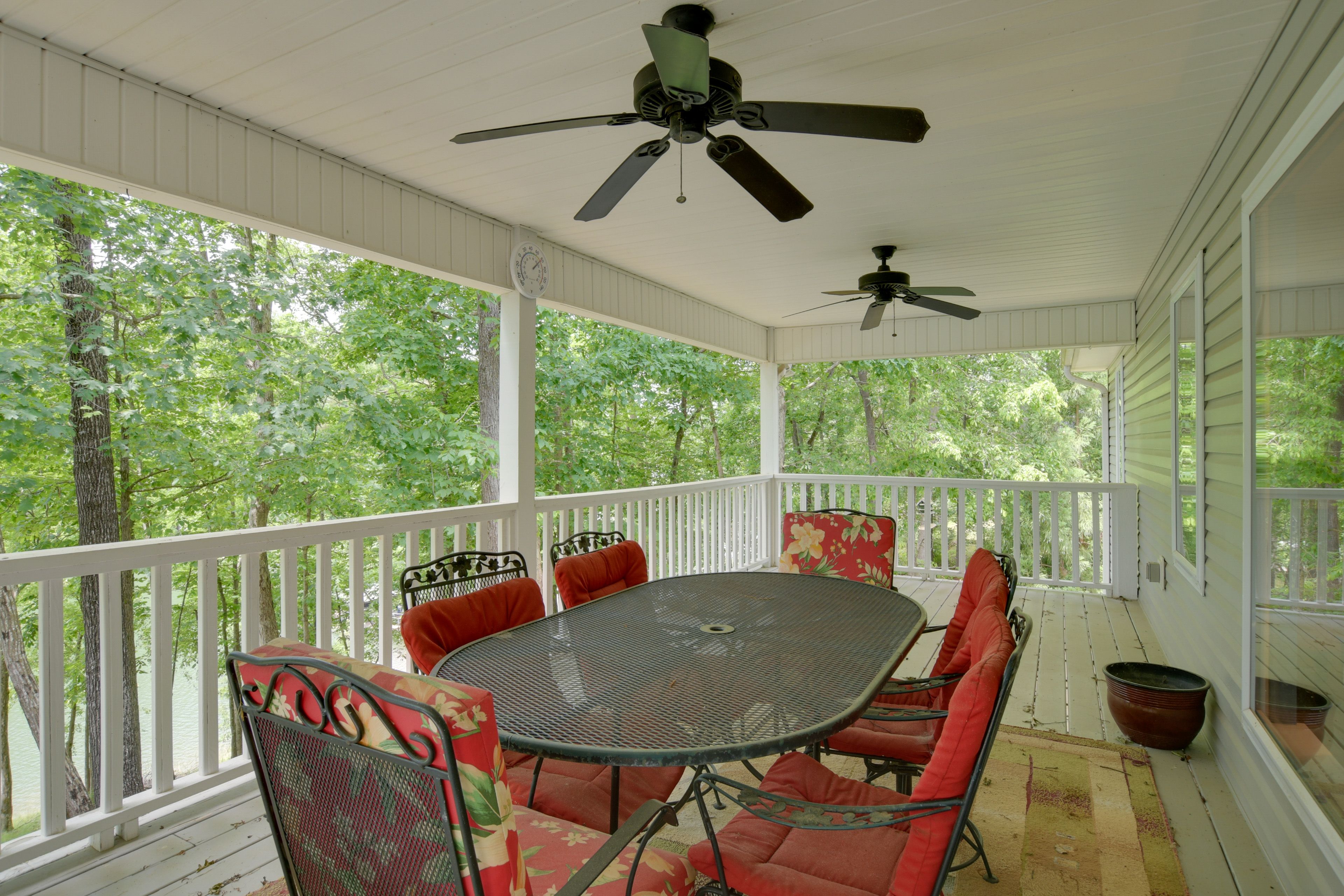 Covered Deck | Outdoor Dining Area