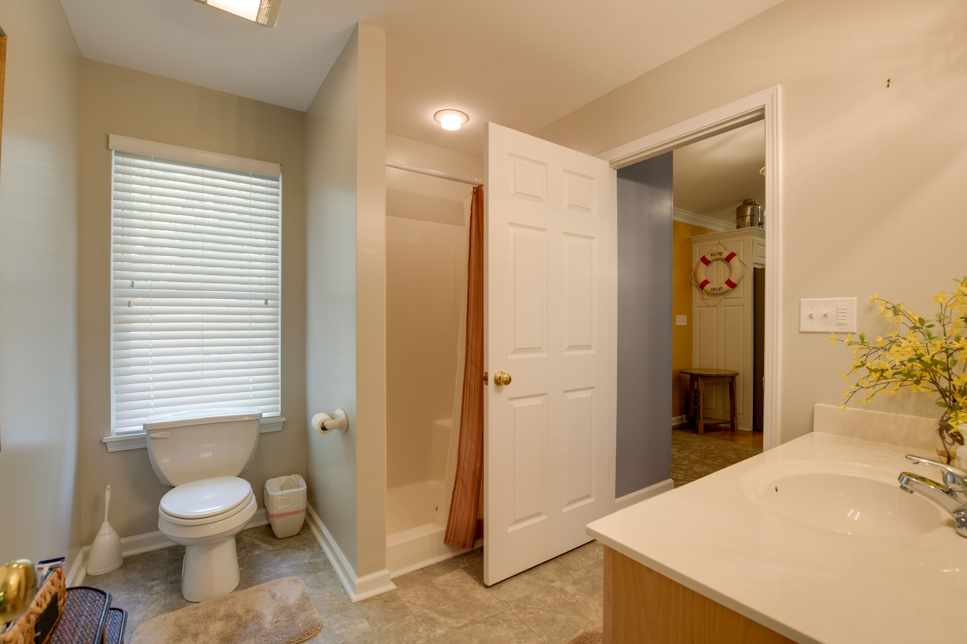 Full Bathroom
