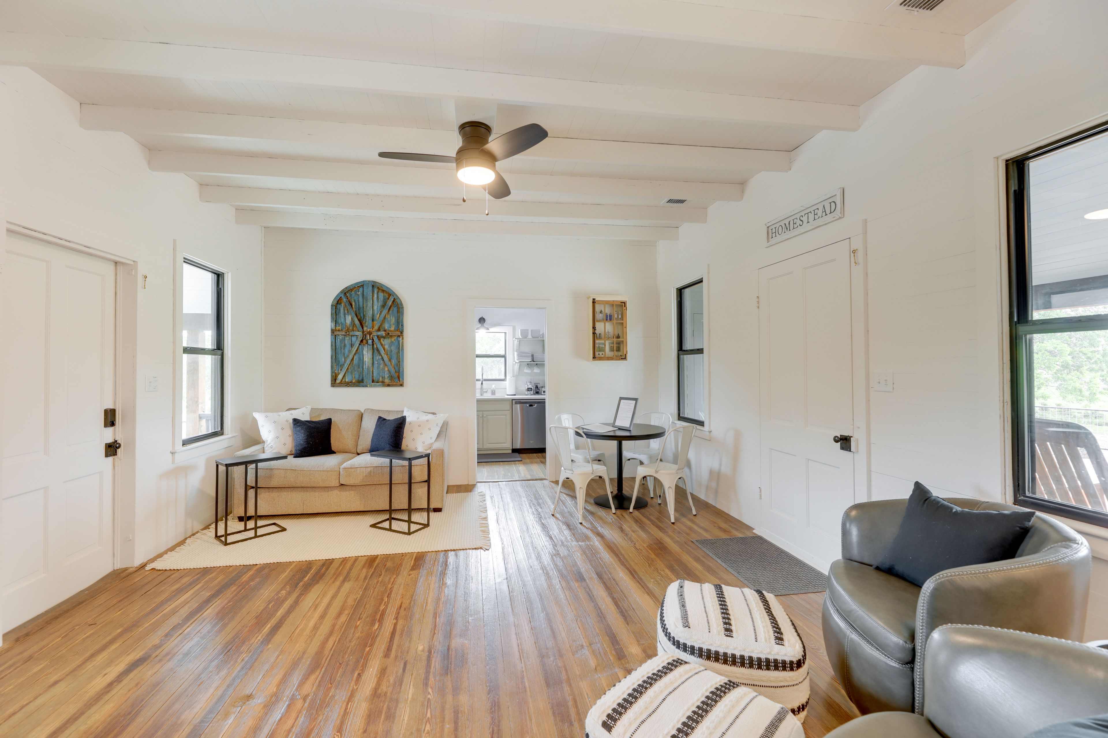 Living Room | Smart TV