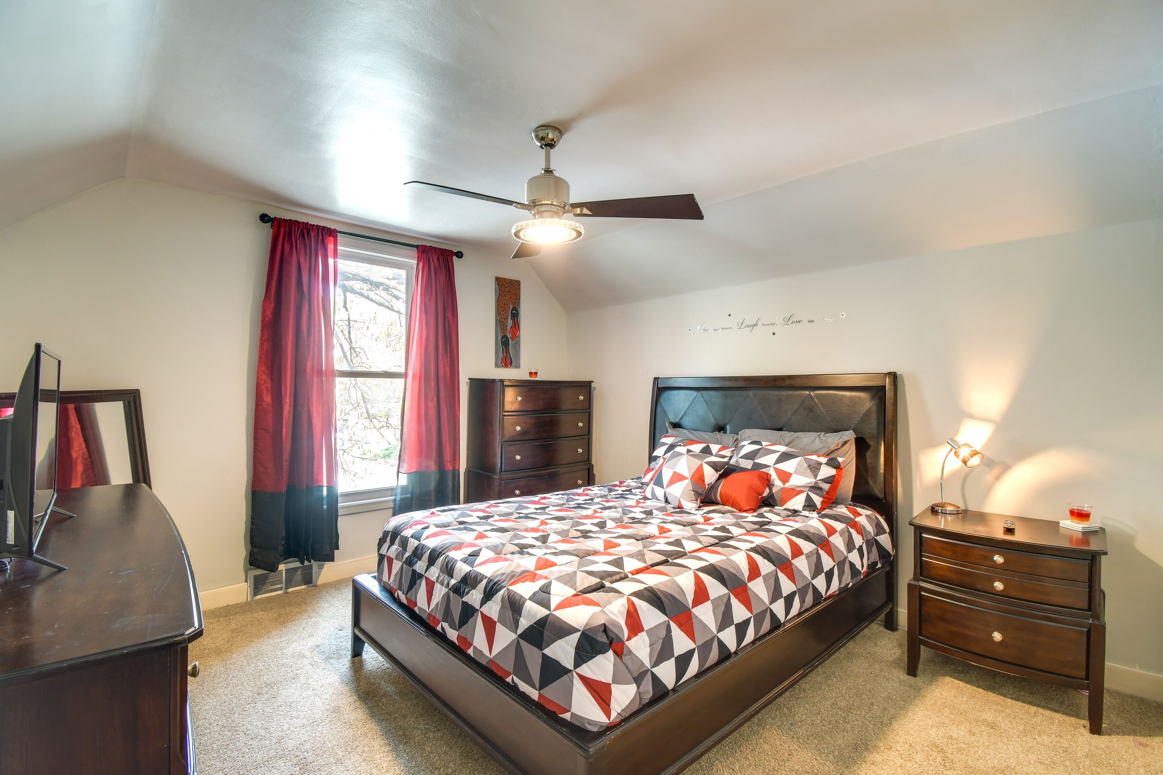 Bedroom 2 | Queen Bed | Flat-Screen TV