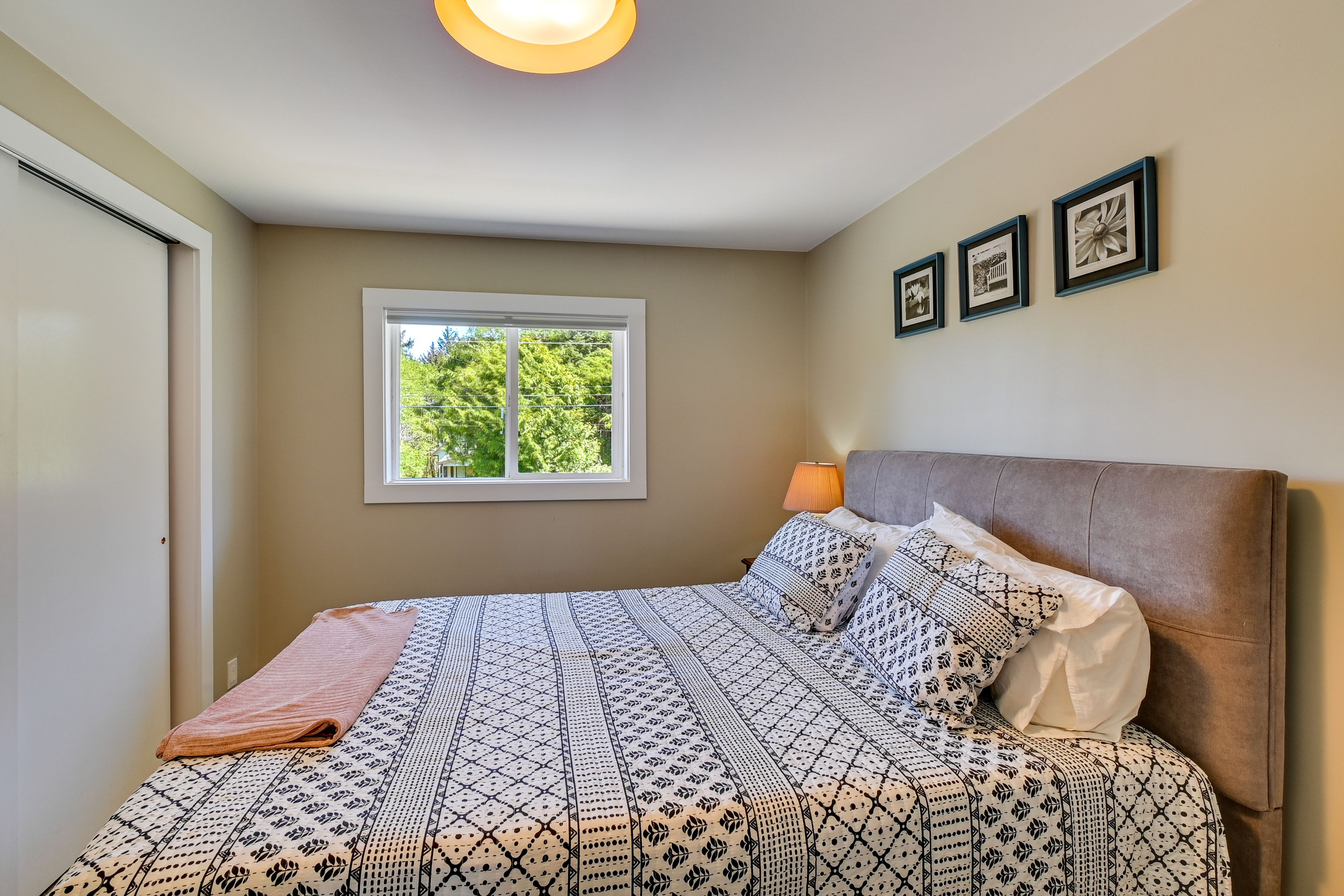 Bedroom 4 | Queen Bed