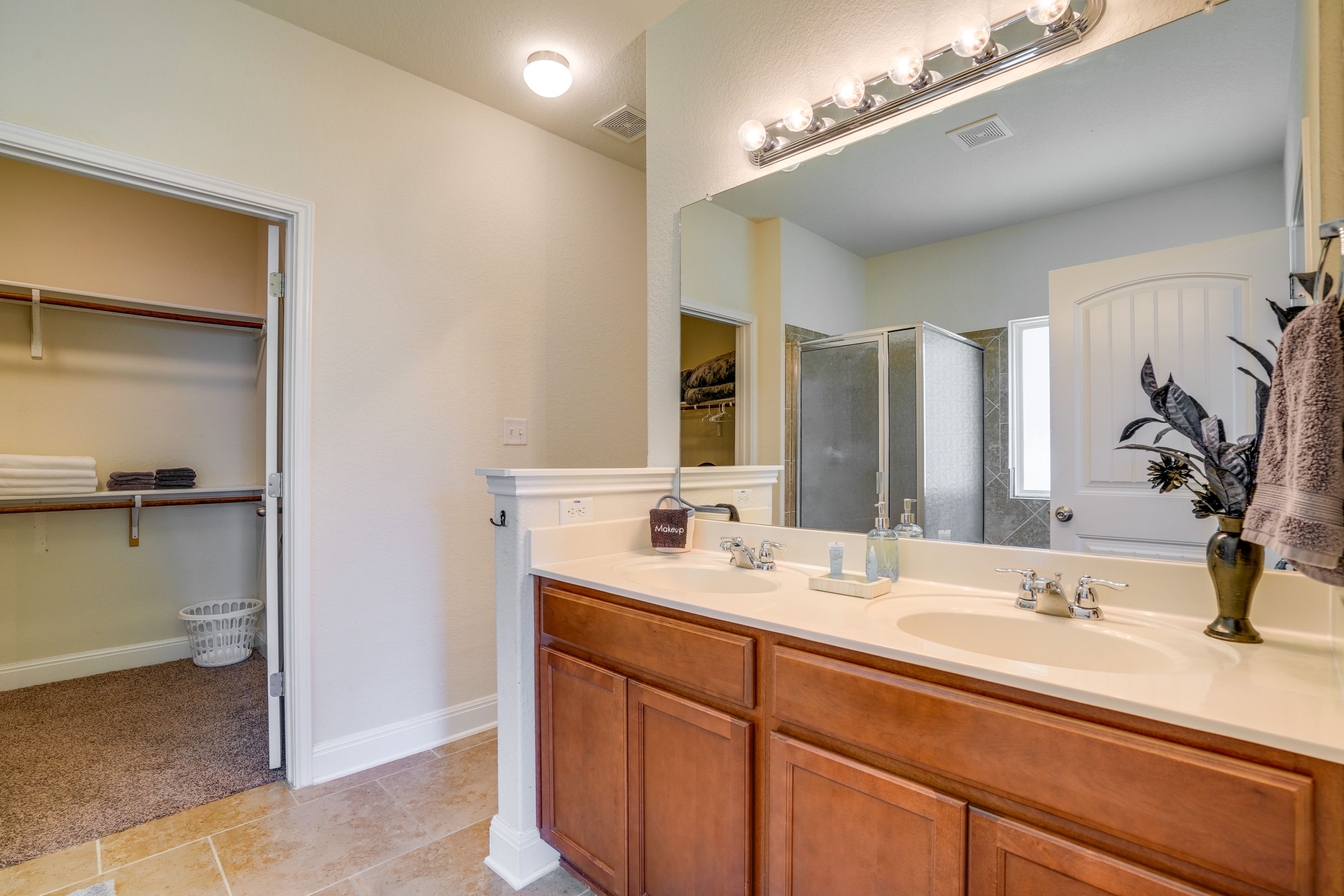 En-Suite Bathroom | Towels Provided | Complimentary Toiletries