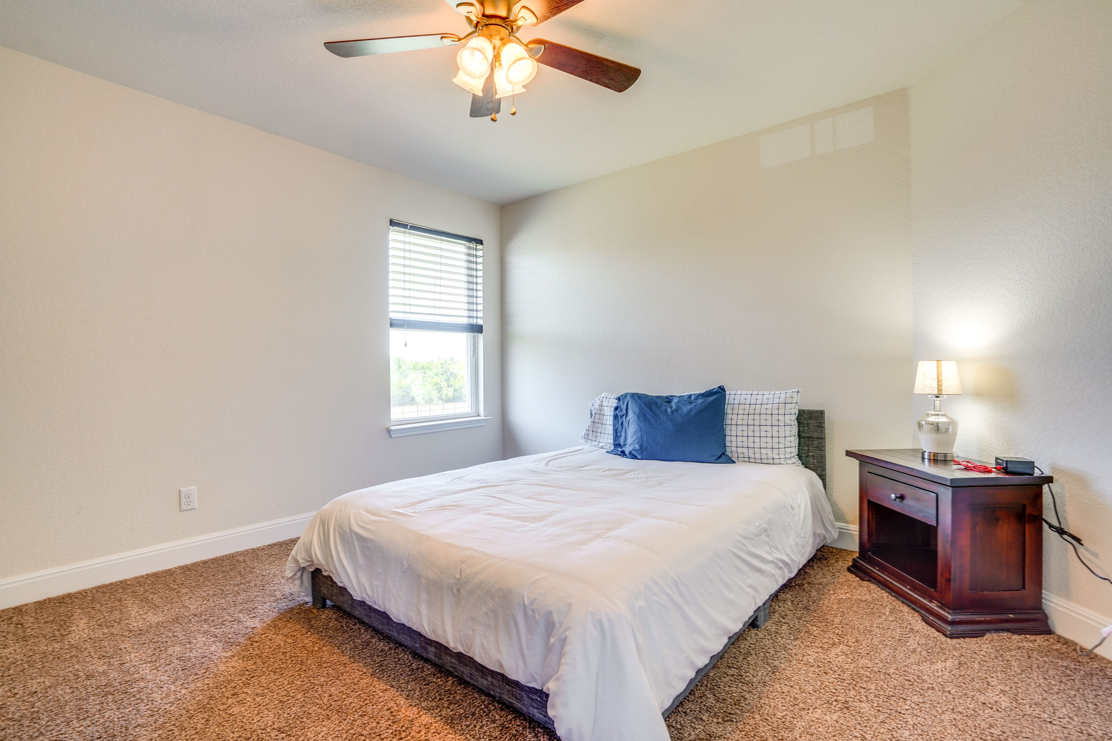 Bedroom 3 | Queen Bed | Smart TV