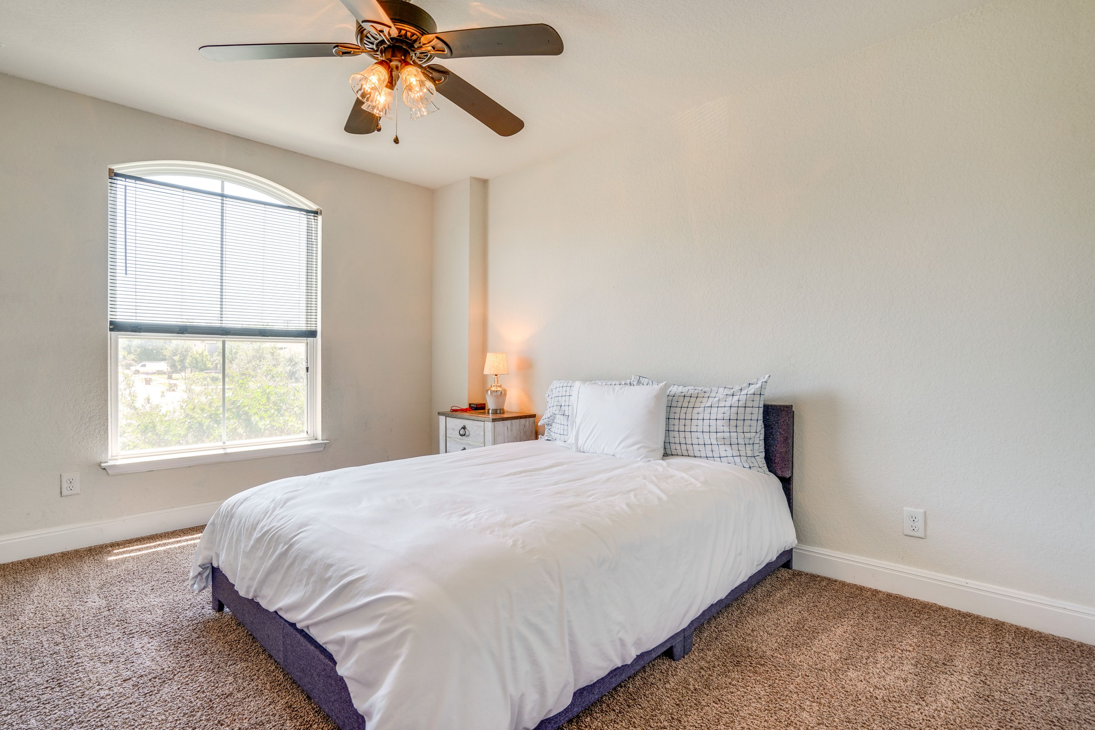 Bedroom 4 | Queen Bed | Smart TV