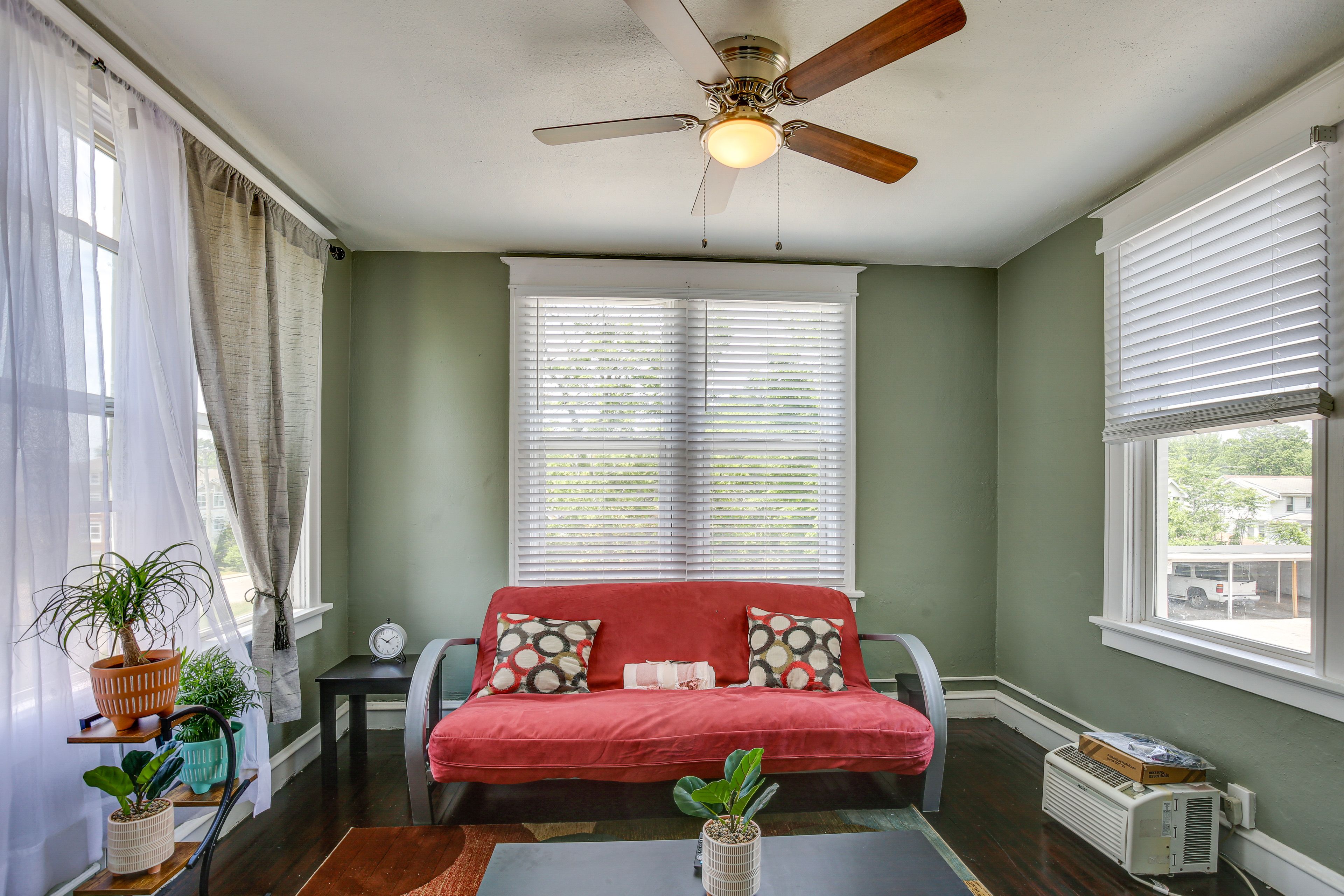 Bedroom 2 | Full Futon | Smart TV