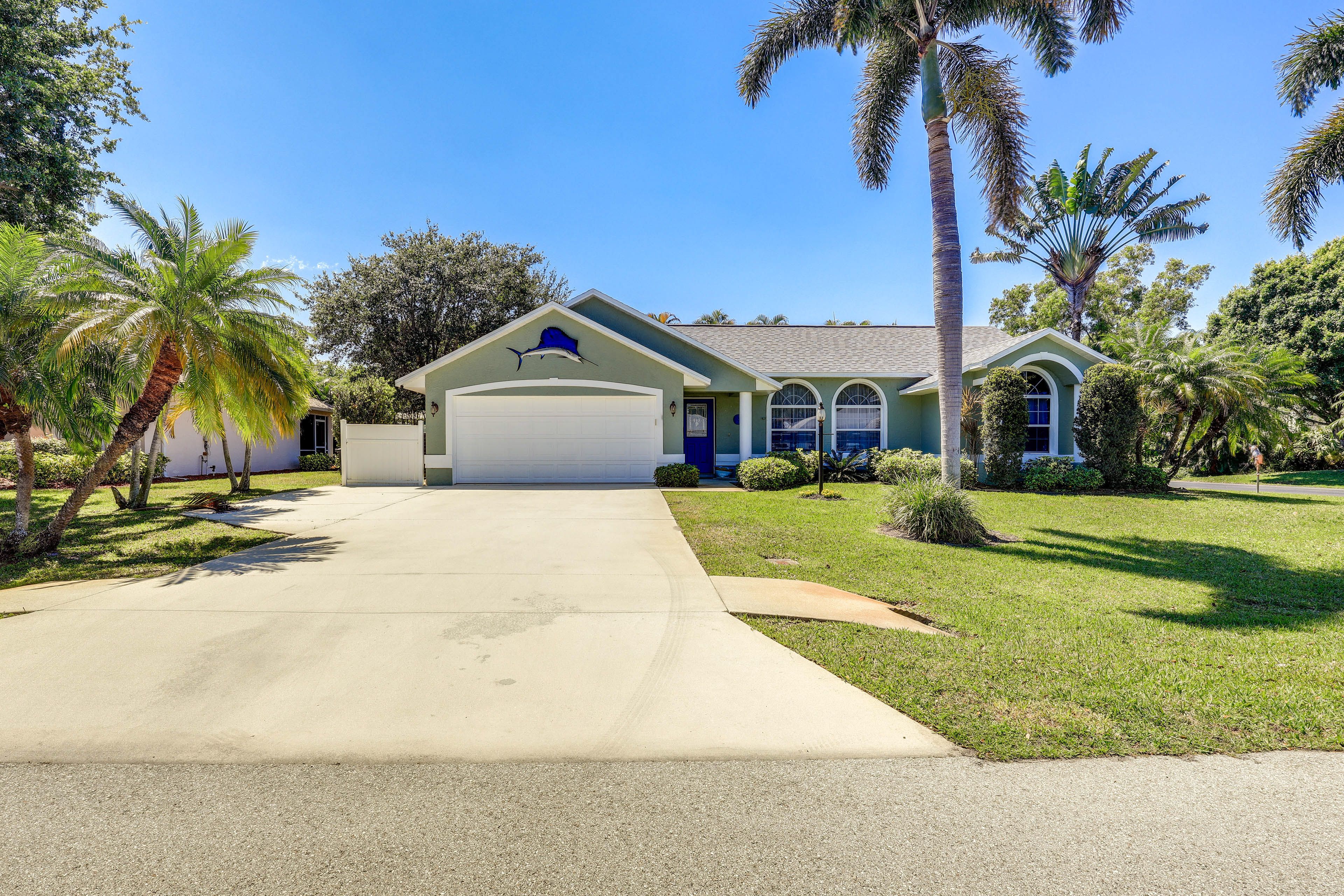 Exterior | 4 Exterior Security Cameras