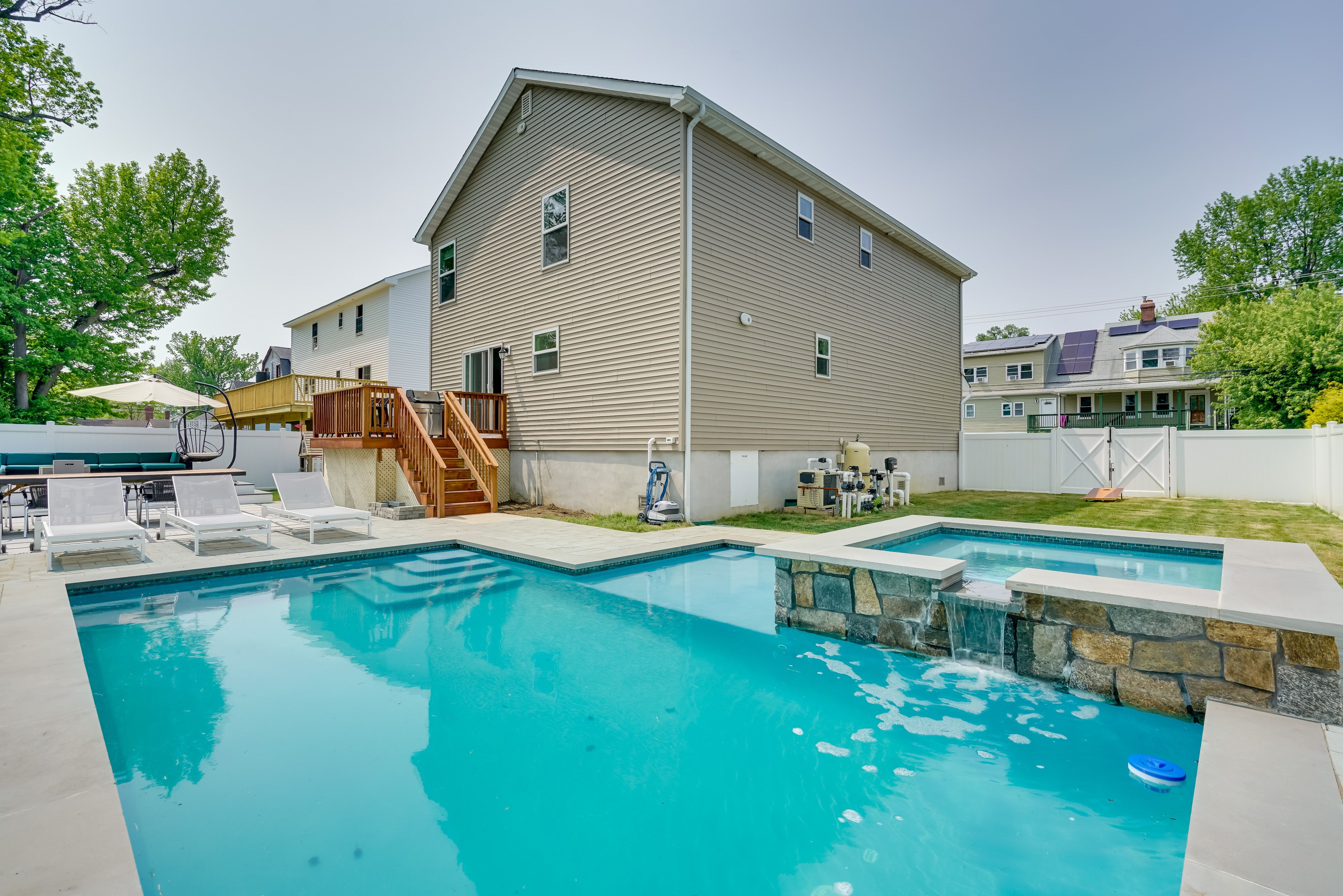 Seasonal Pool & Spa (Available Late May-Late September)