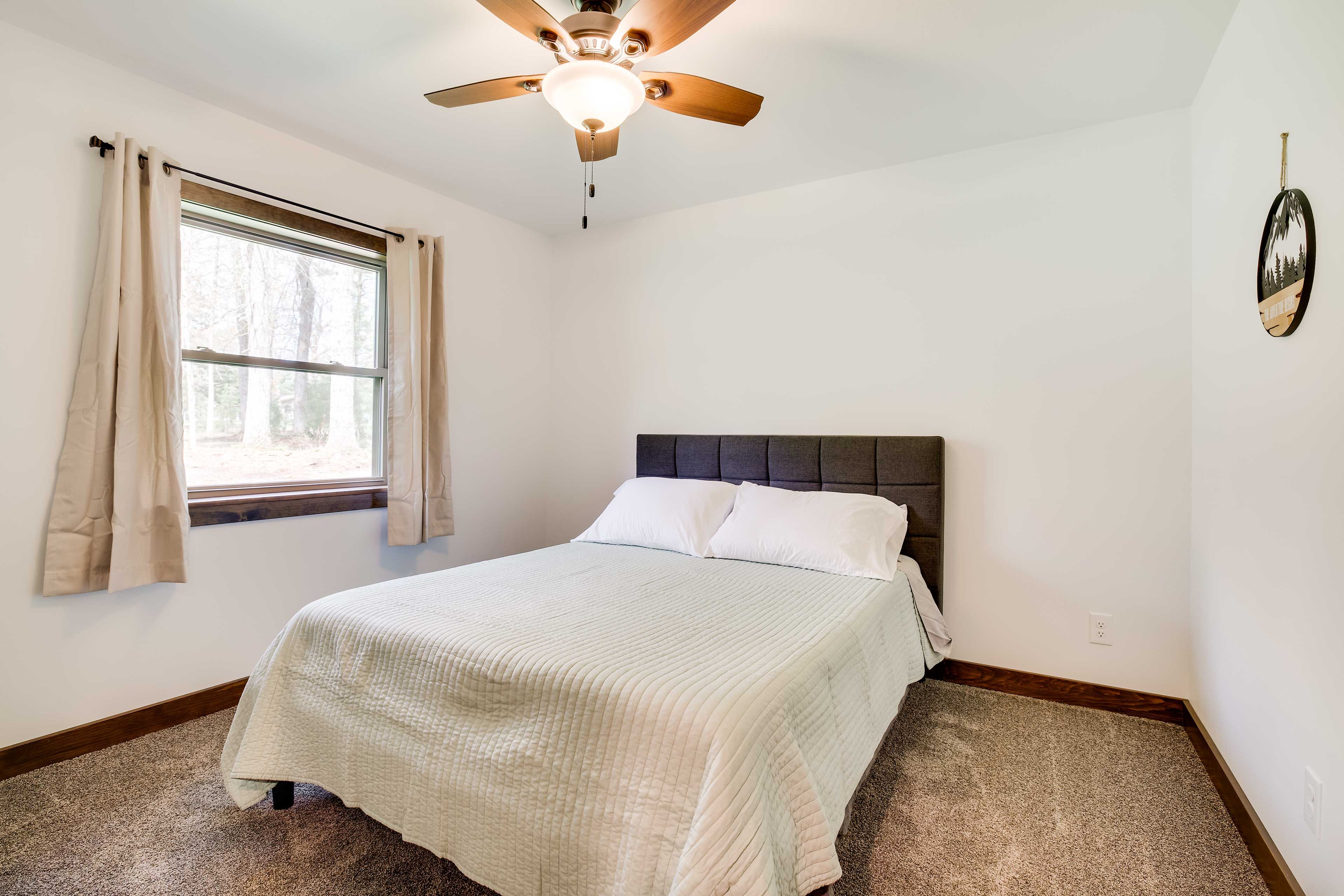 Bedroom 3 | Queen Bed | Flat-Screen TV