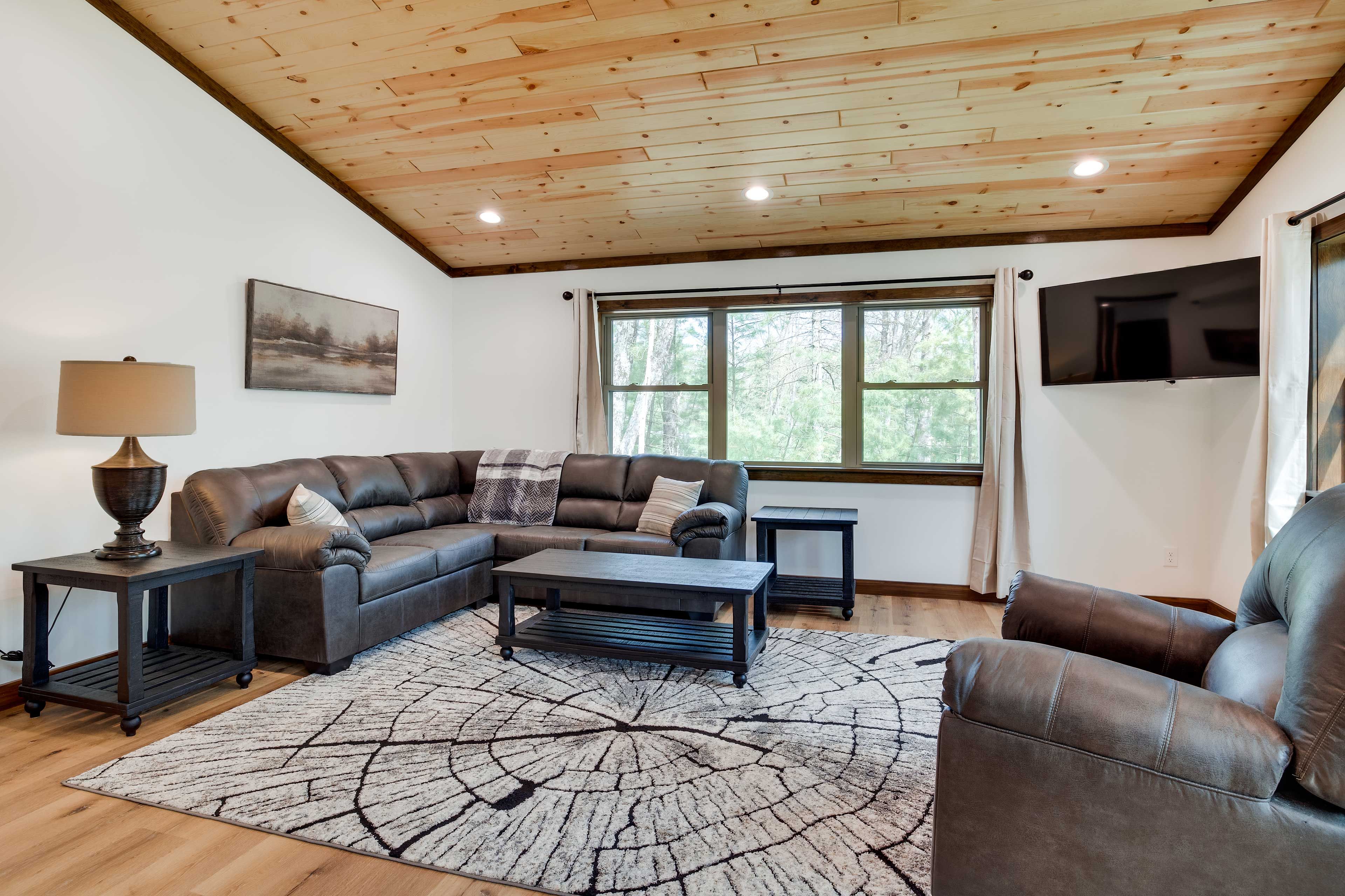 Living Area | Flat-Screen TV