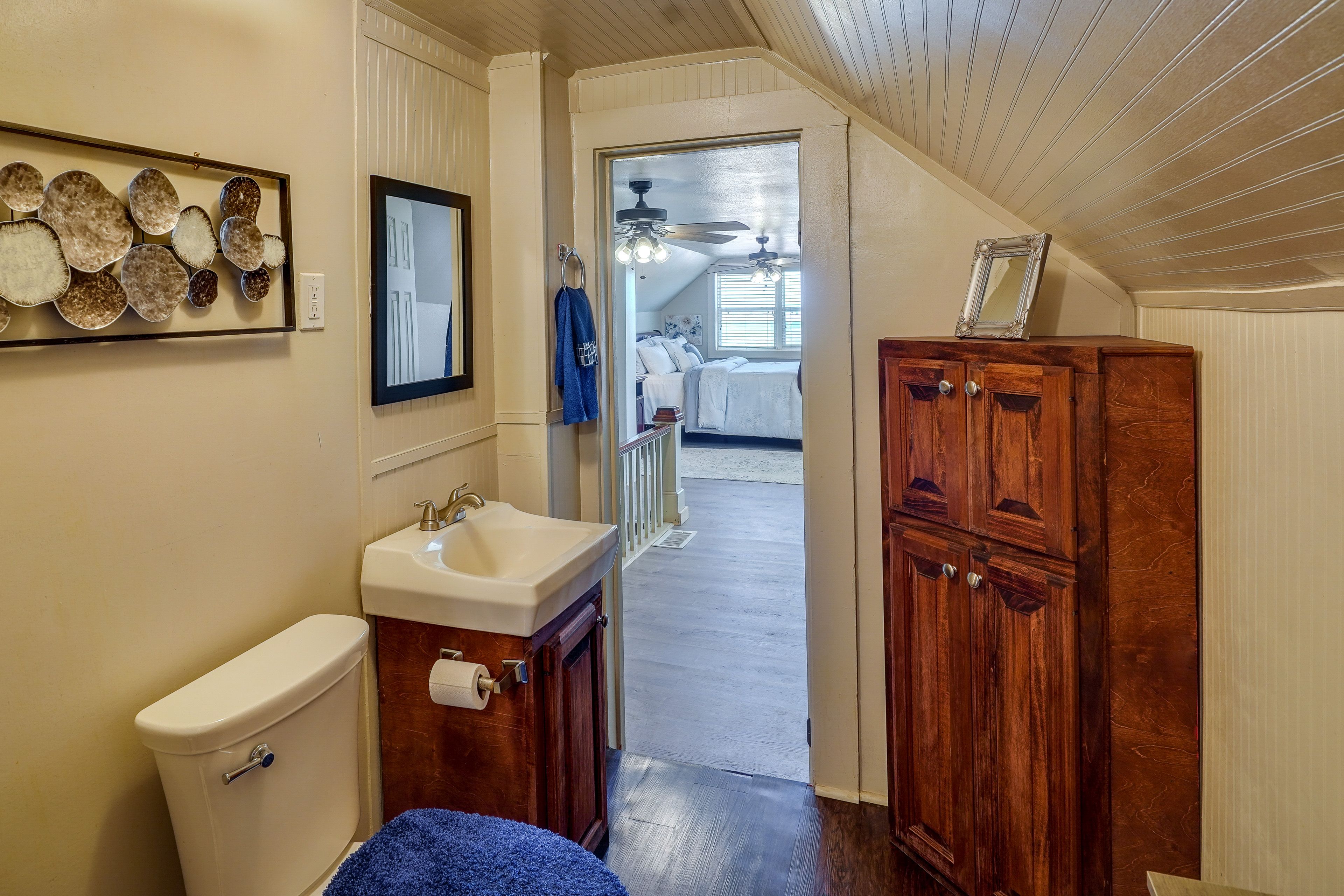 Full Bathroom