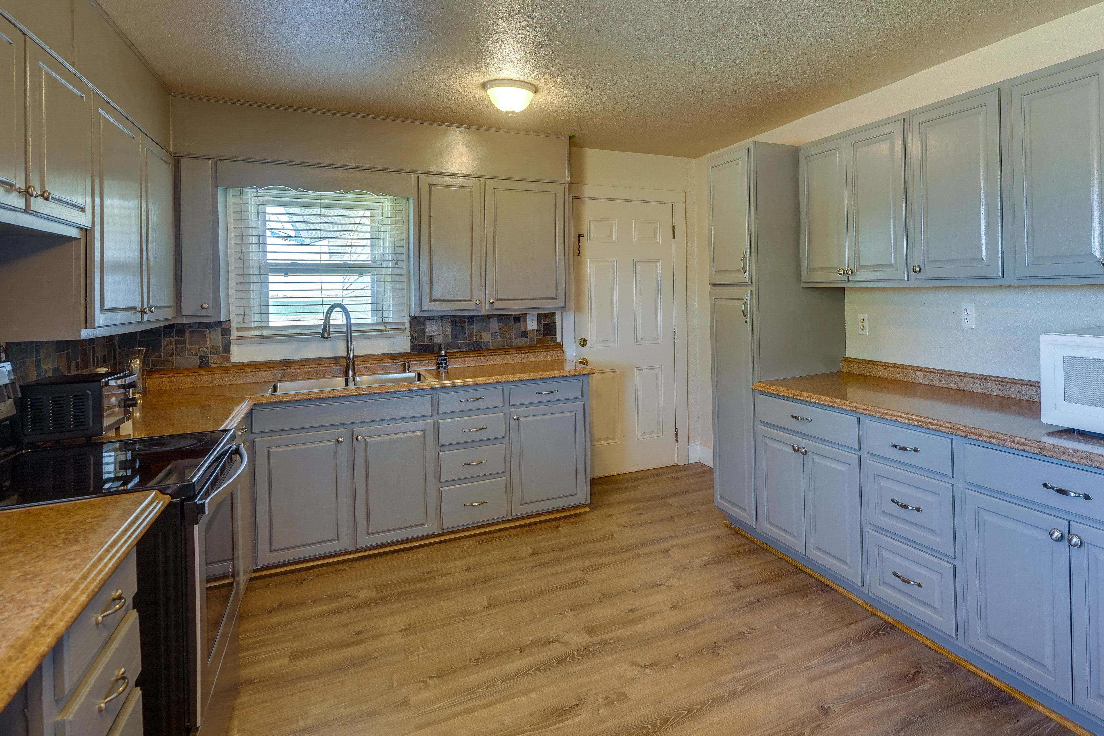 Kitchen | Microwave | Toaster Oven | Crockpot