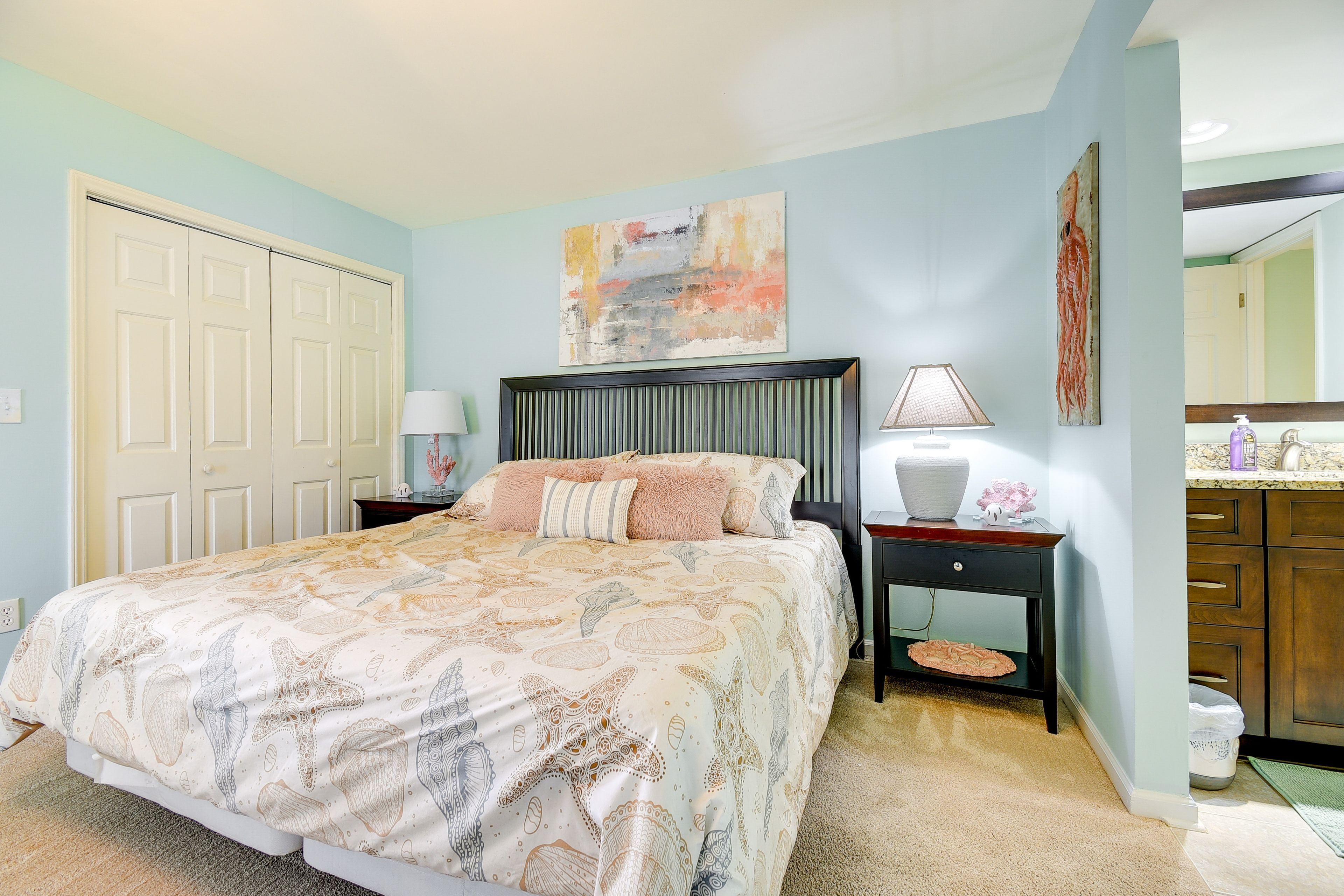 Bedroom 1 | King Bed | Smart TV | Linens Provided